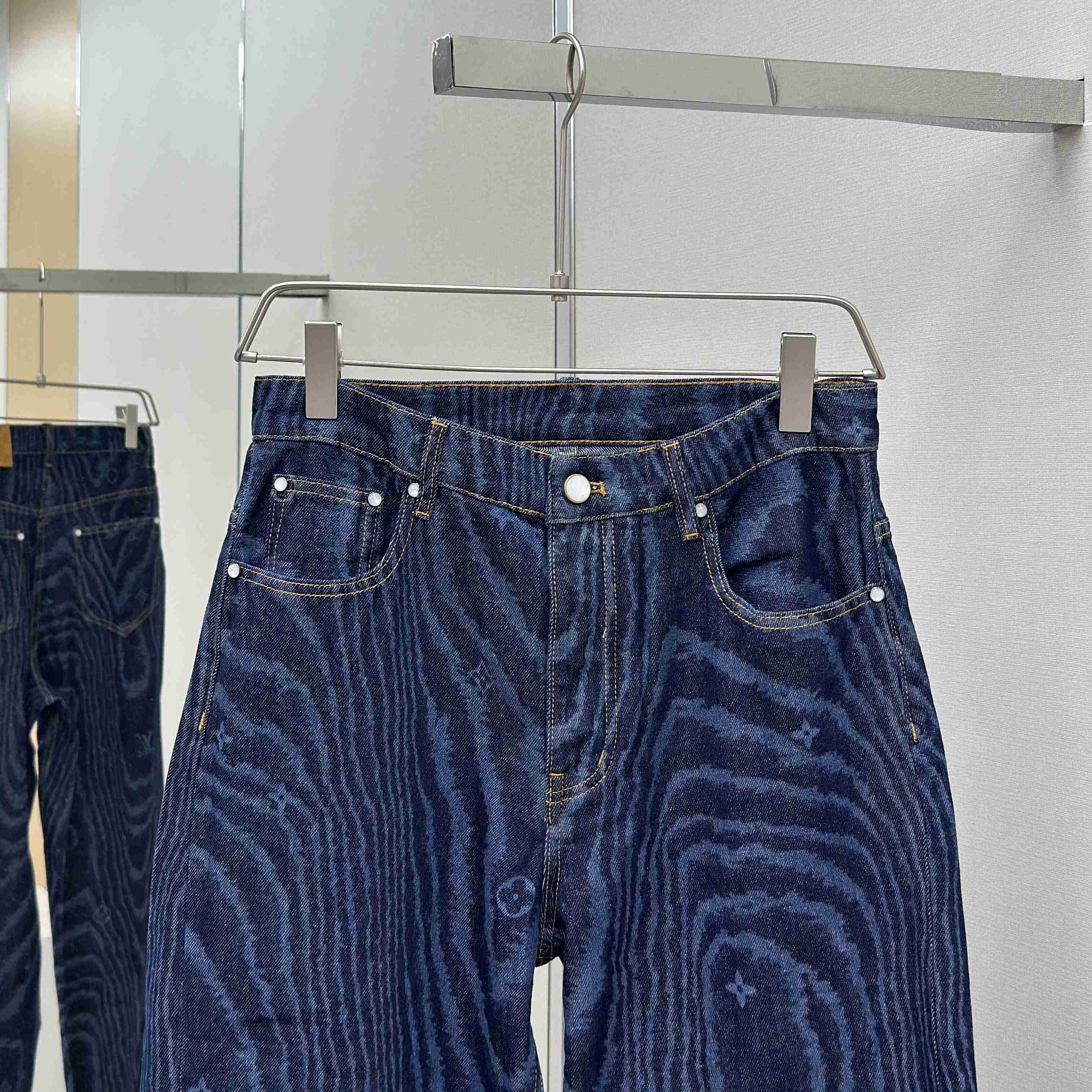 Louis Vuitton Cuffed Denim Skate Pants   1AHVBG - EUR FASHION