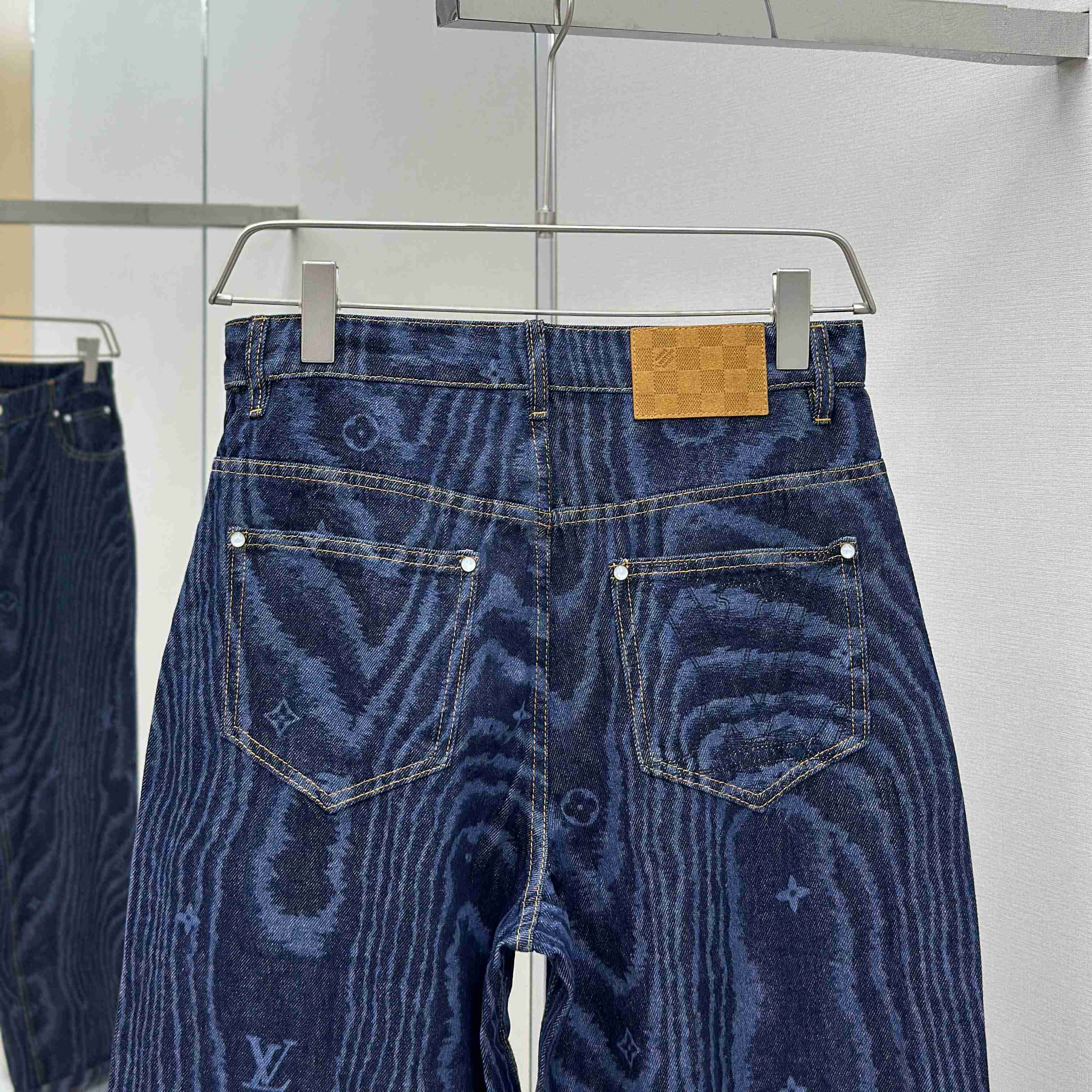Louis Vuitton Cuffed Denim Skate Pants   1AHVBG - EUR FASHION