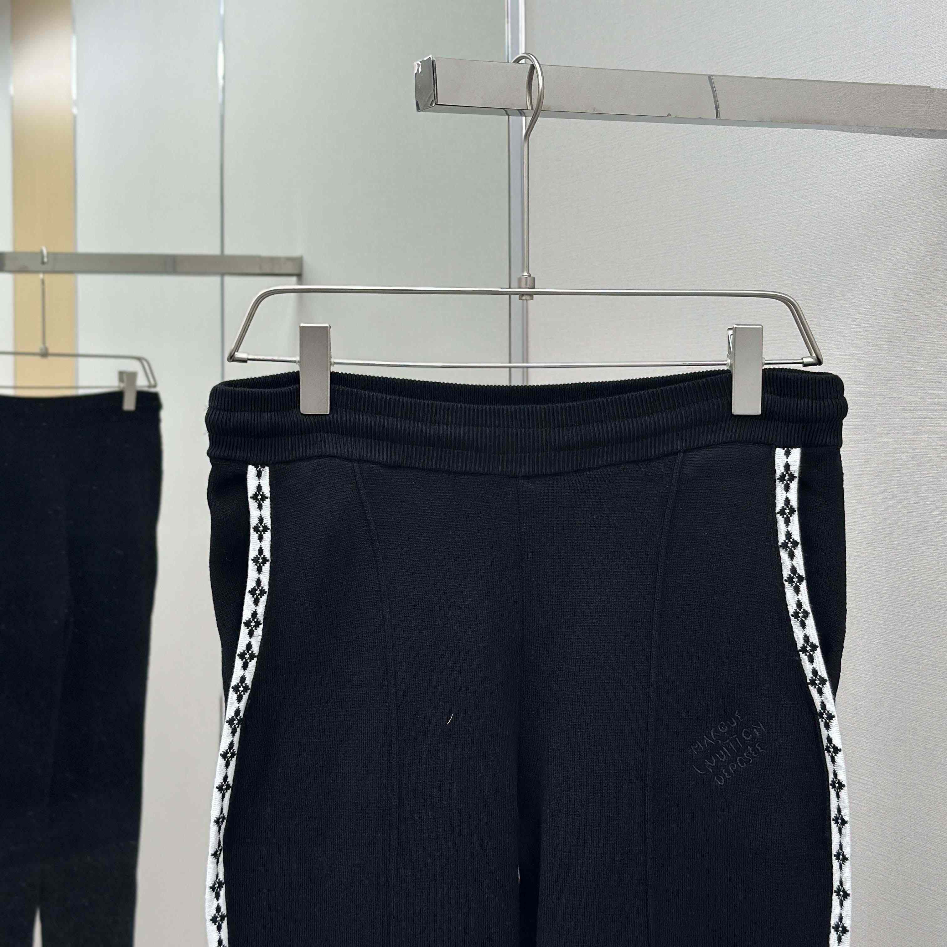 Louis Vuitton Preppy Knitted Wool Trousers   1AGTLU - EUR FASHION