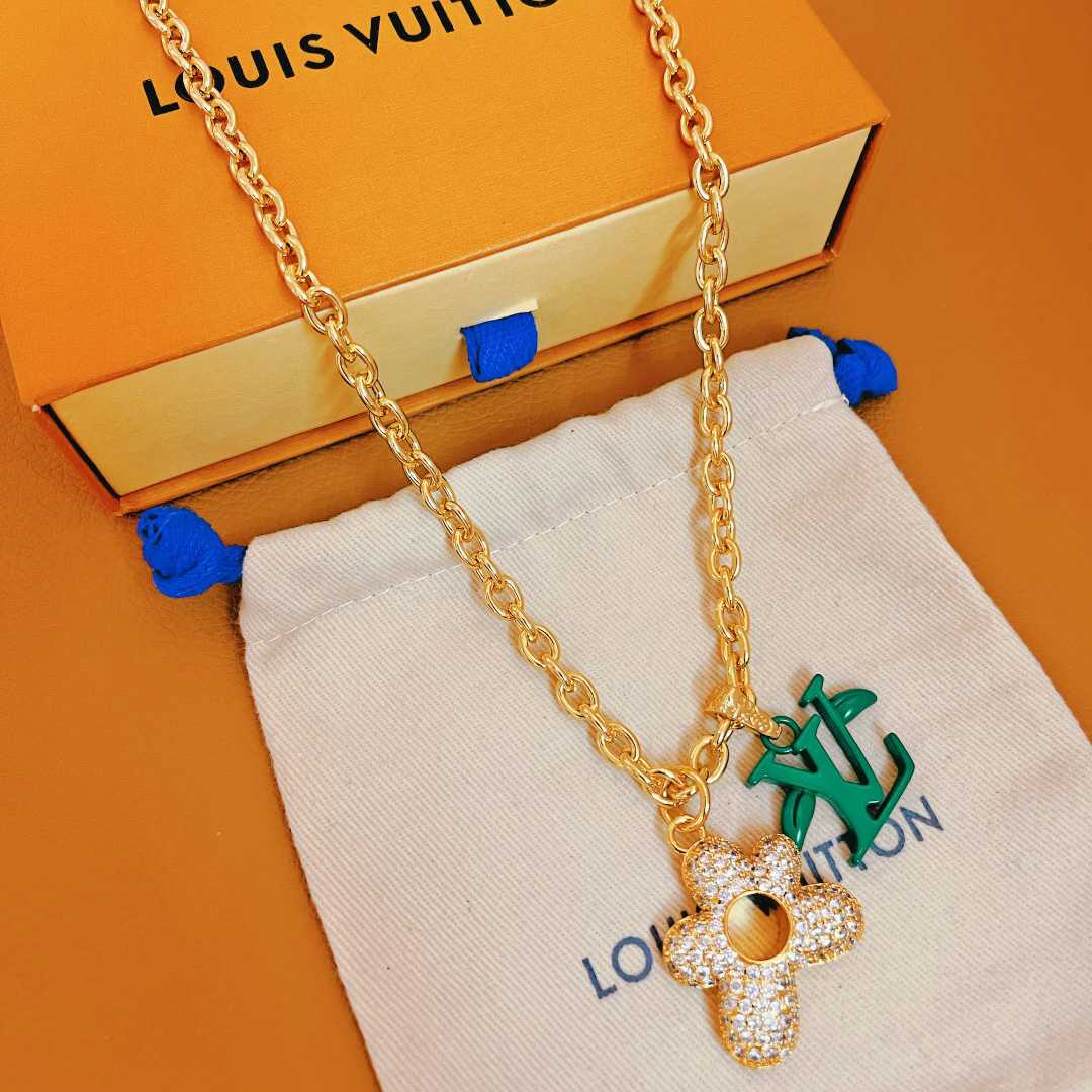  - EUR FASHION