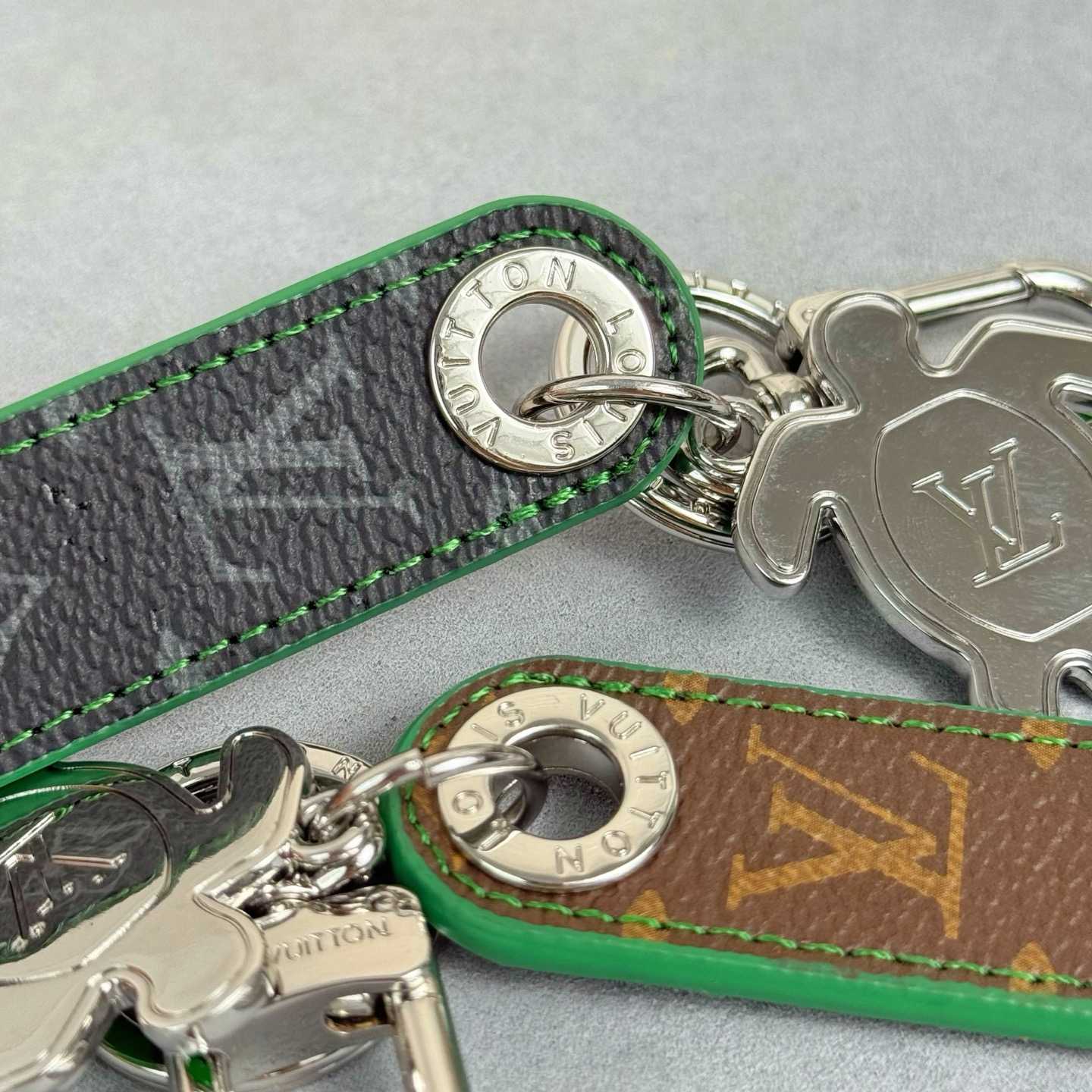 Louis Vuitton Dragonne Tab Key Holder and Bag Charm   M02564 - EUR FASHION