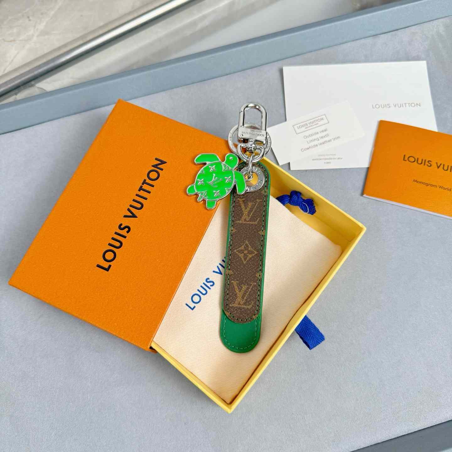 Louis Vuitton Dragonne Tab Key Holder and Bag Charm   M02564 - EUR FASHION