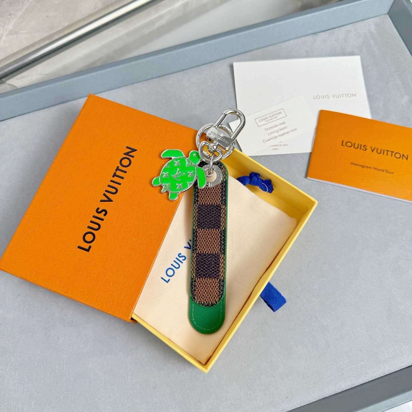 Louis Vuitton Dragonne Tab Key Holder and Bag Charm   M02564 - EUR FASHION