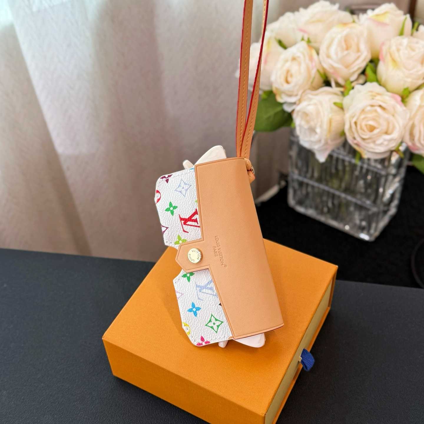 Louis Vuitton LV Glasses Holder    - EUR FASHION