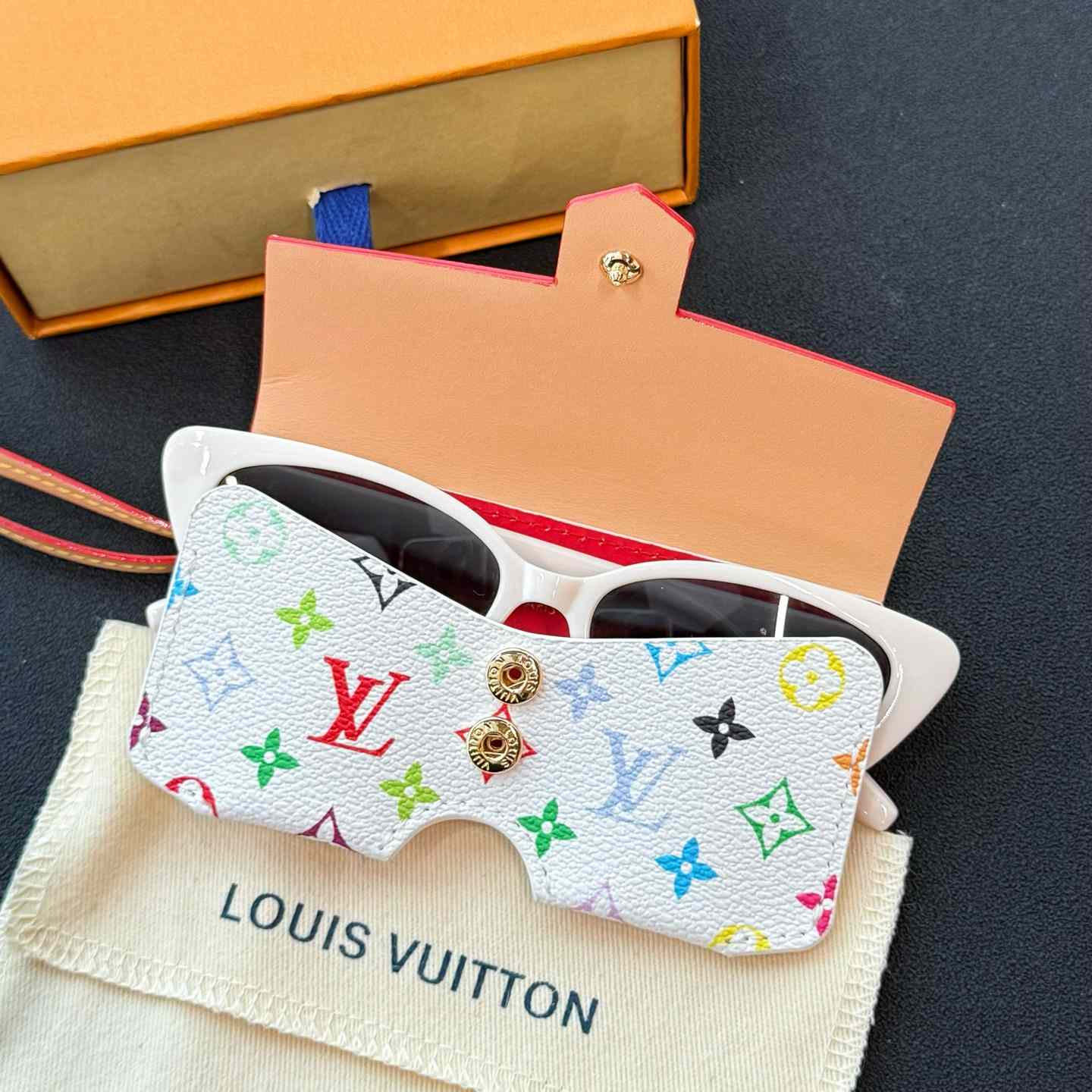 Louis Vuitton LV Glasses Holder    - EUR FASHION