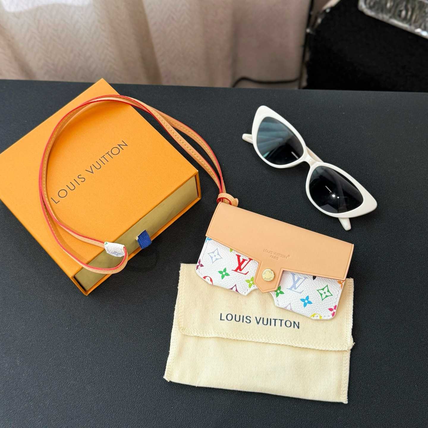 Louis Vuitton LV Glasses Holder    - EUR FASHION