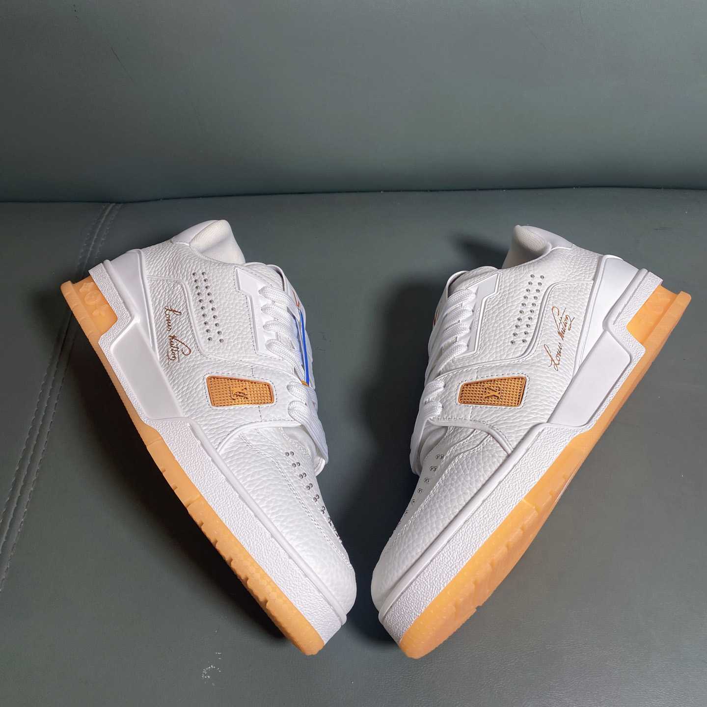 Louis Vuitton LV Trainer Sneaker     1AHTGR - EUR FASHION