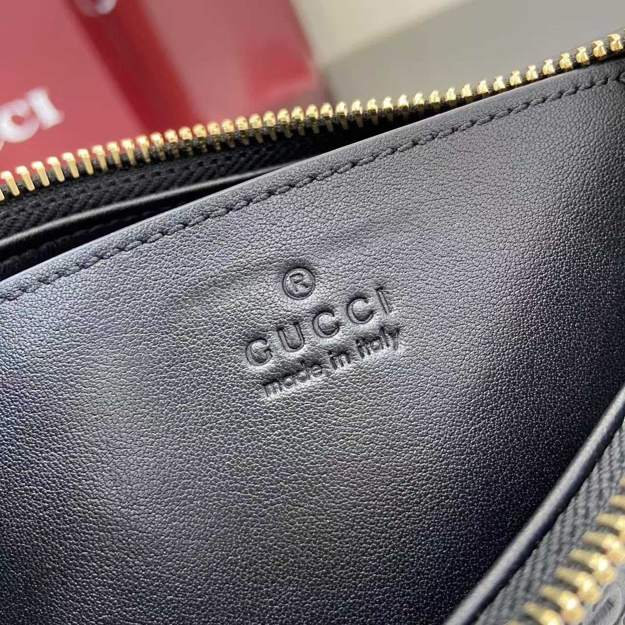 Gucci GG Emblem Small Shoulder Bag - EUR FASHION