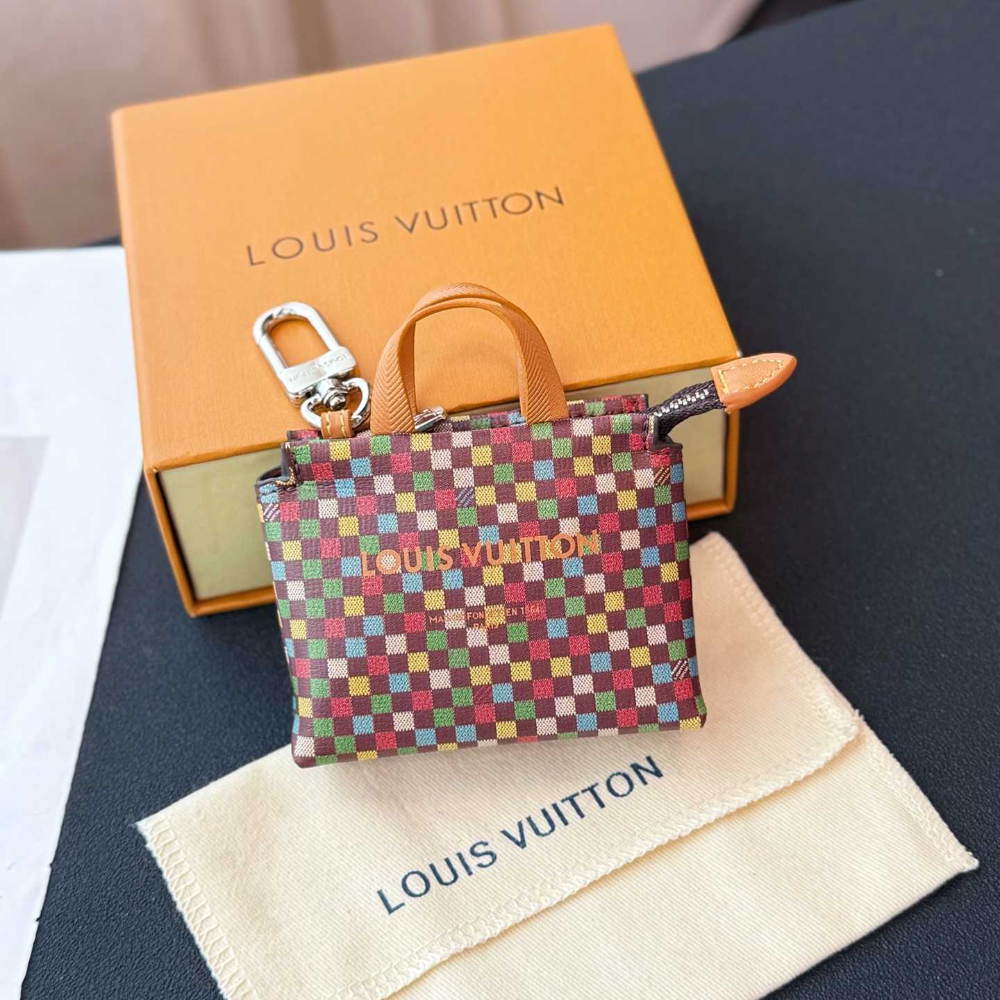  - EUR FASHION