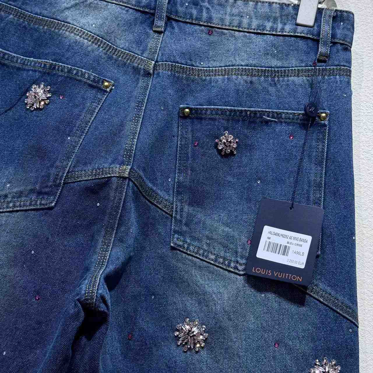 Louis Vuitton Embroidered Denim Workwear Shorts   1AILTW - EUR FASHION
