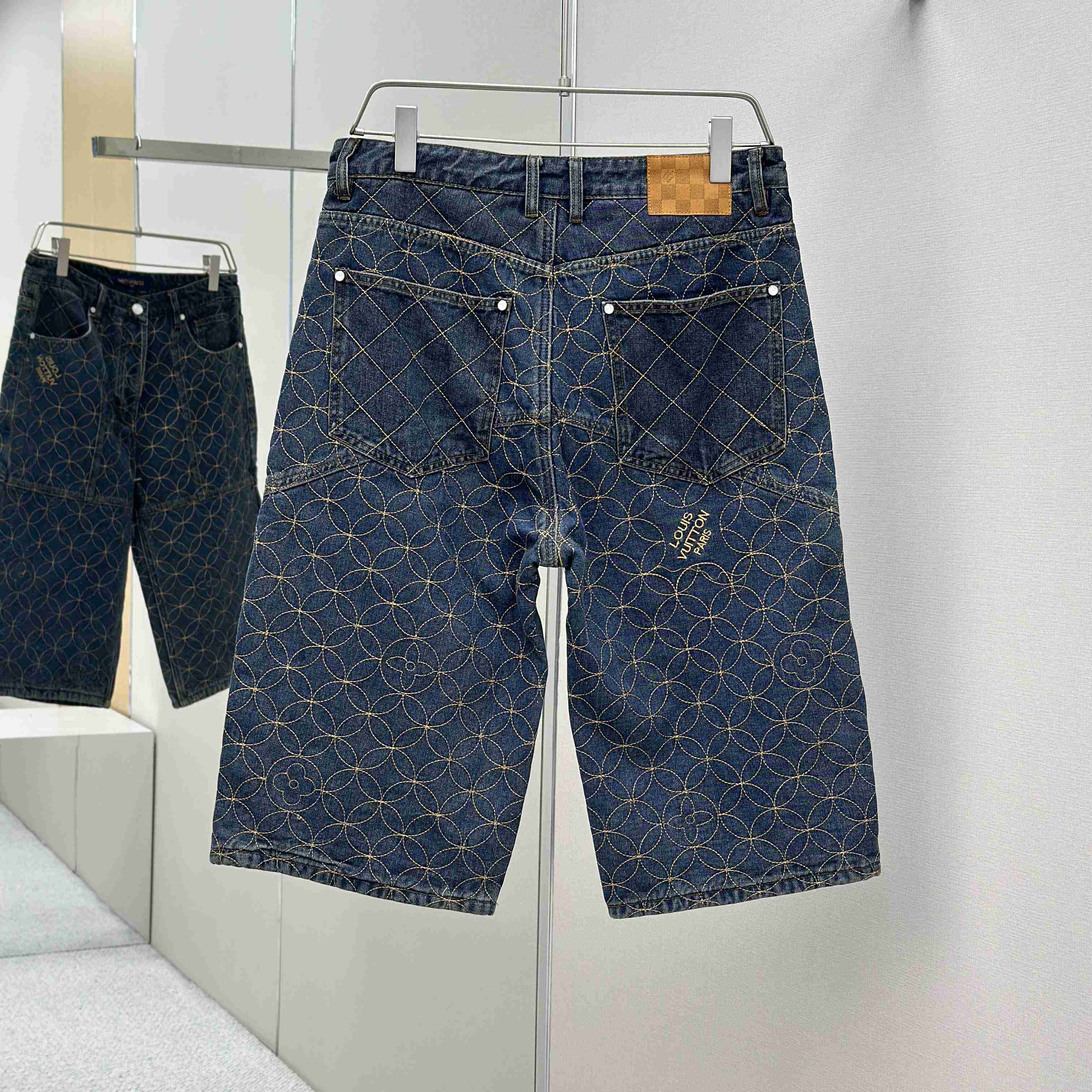 Louis Vuitton Embroidered Workwear Shorts   1AILVC - EUR FASHION