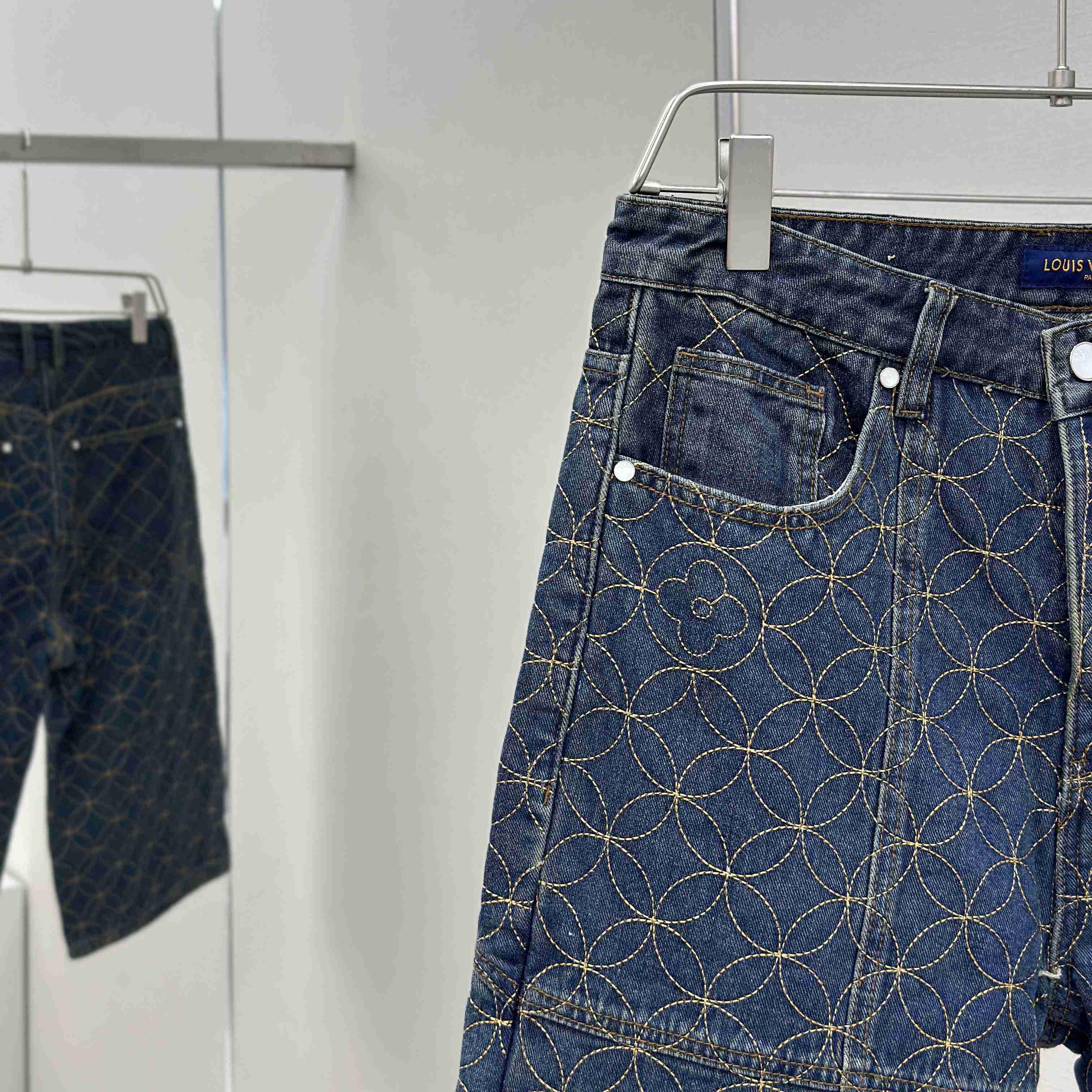 Louis Vuitton Embroidered Workwear Shorts   1AILVC - EUR FASHION