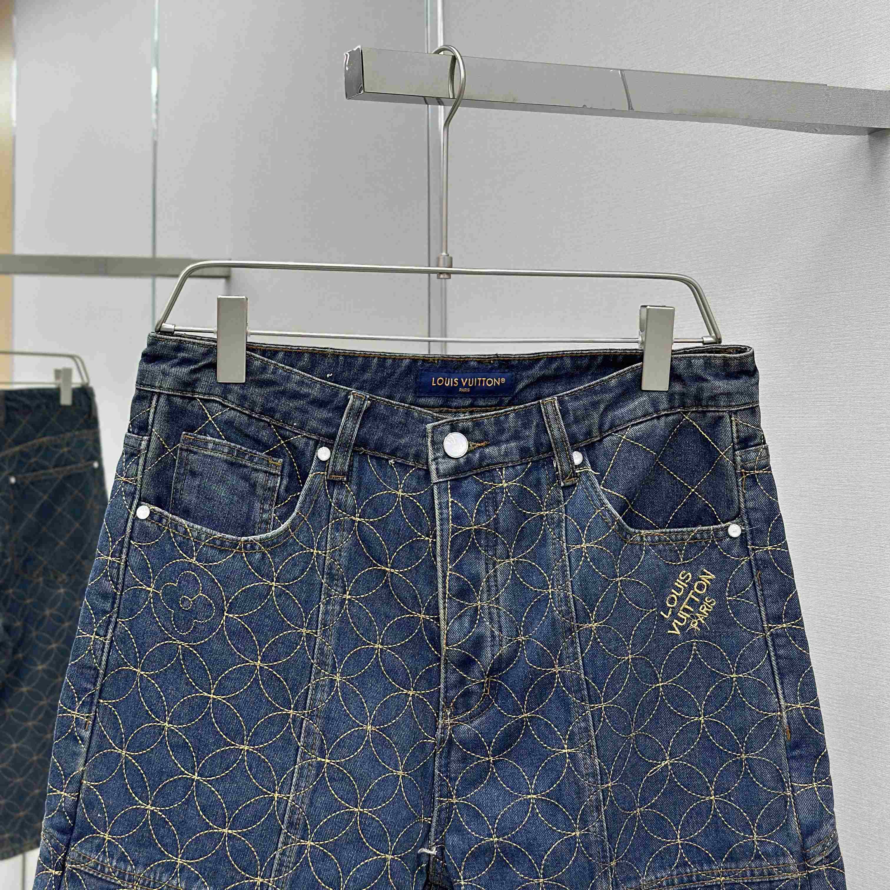 Louis Vuitton Embroidered Workwear Shorts   1AILVC - EUR FASHION