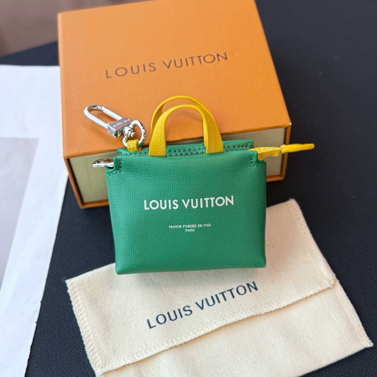  - EUR FASHION