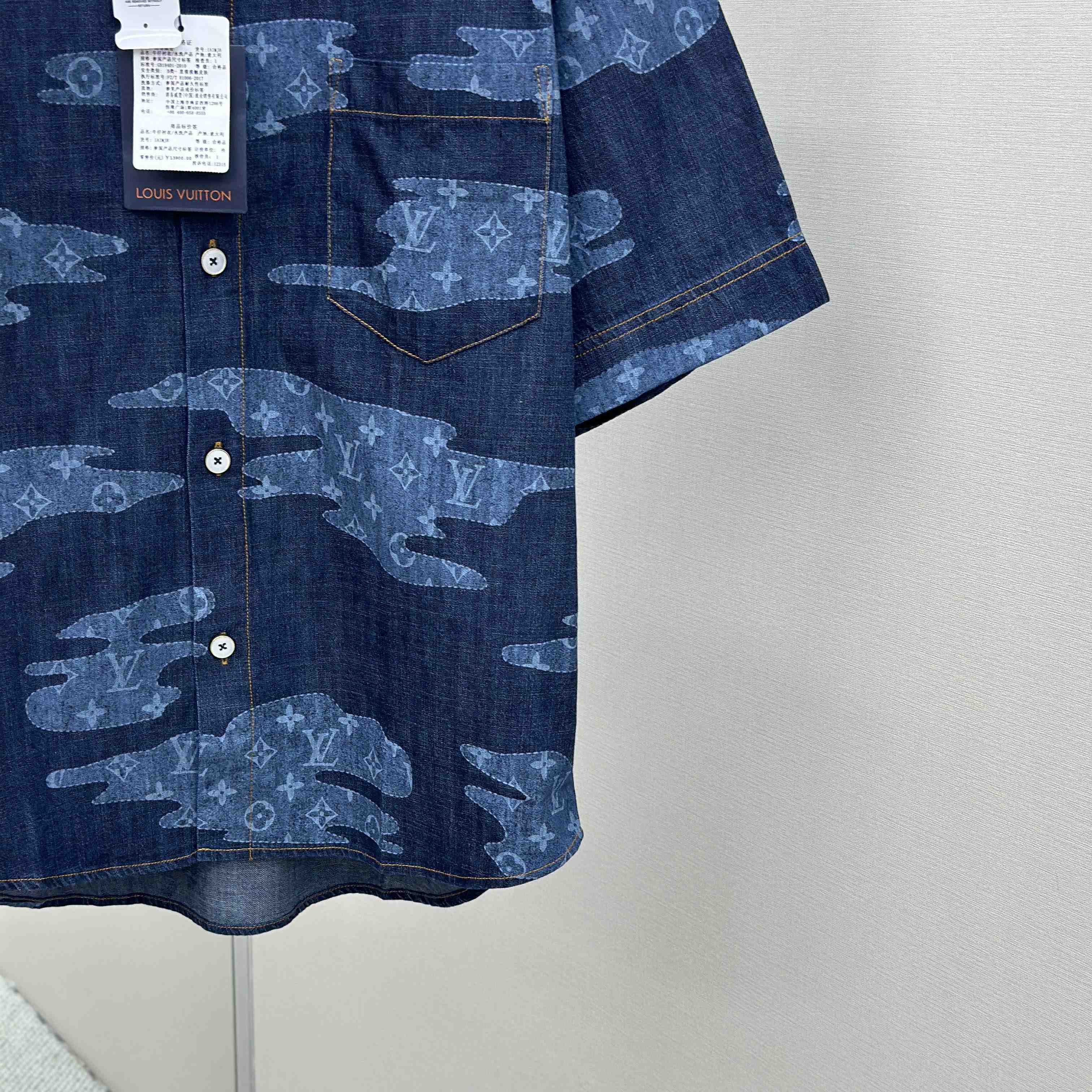 Louis Vuitton Monogram Short-Sleeved Chambray Shirt   1AIMJ8 - EUR FASHION