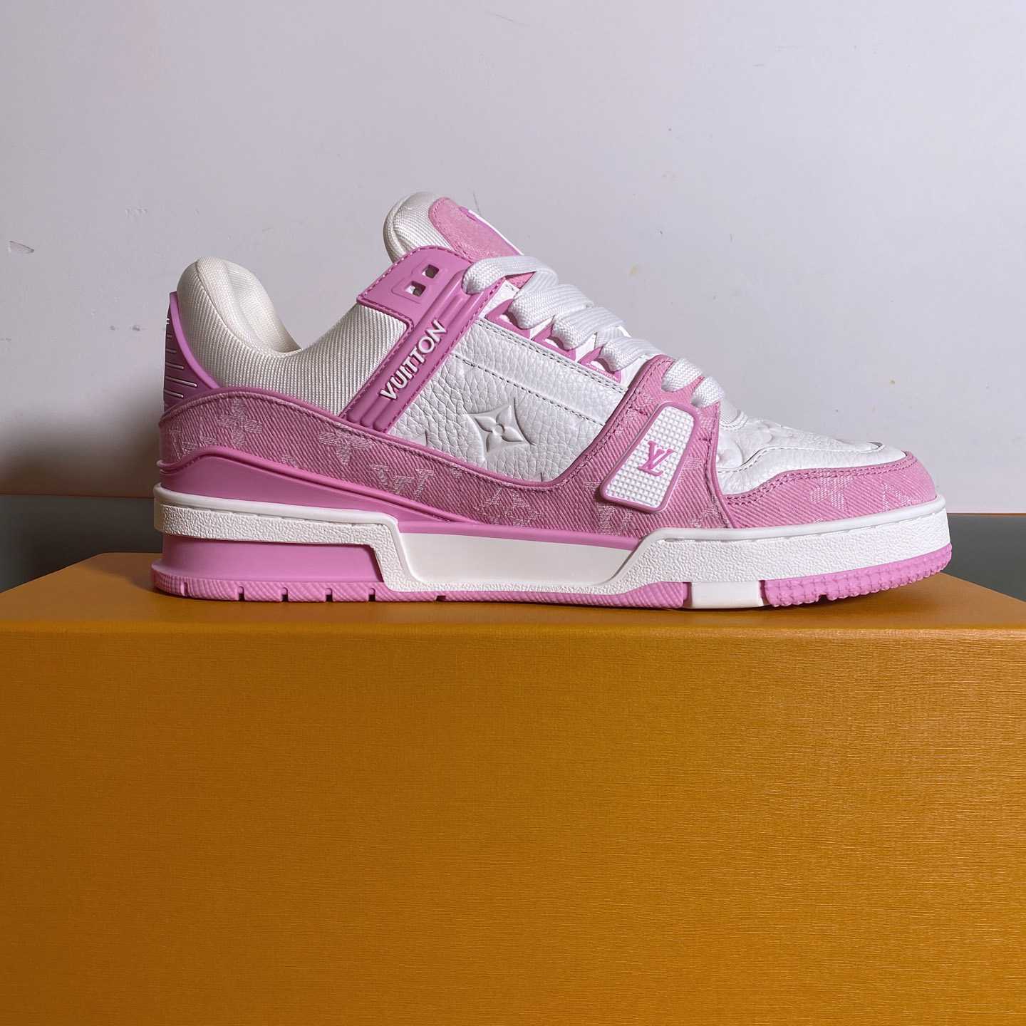 Louis Vuitton LV Trainer Sneaker      1AIKOM - EUR FASHION