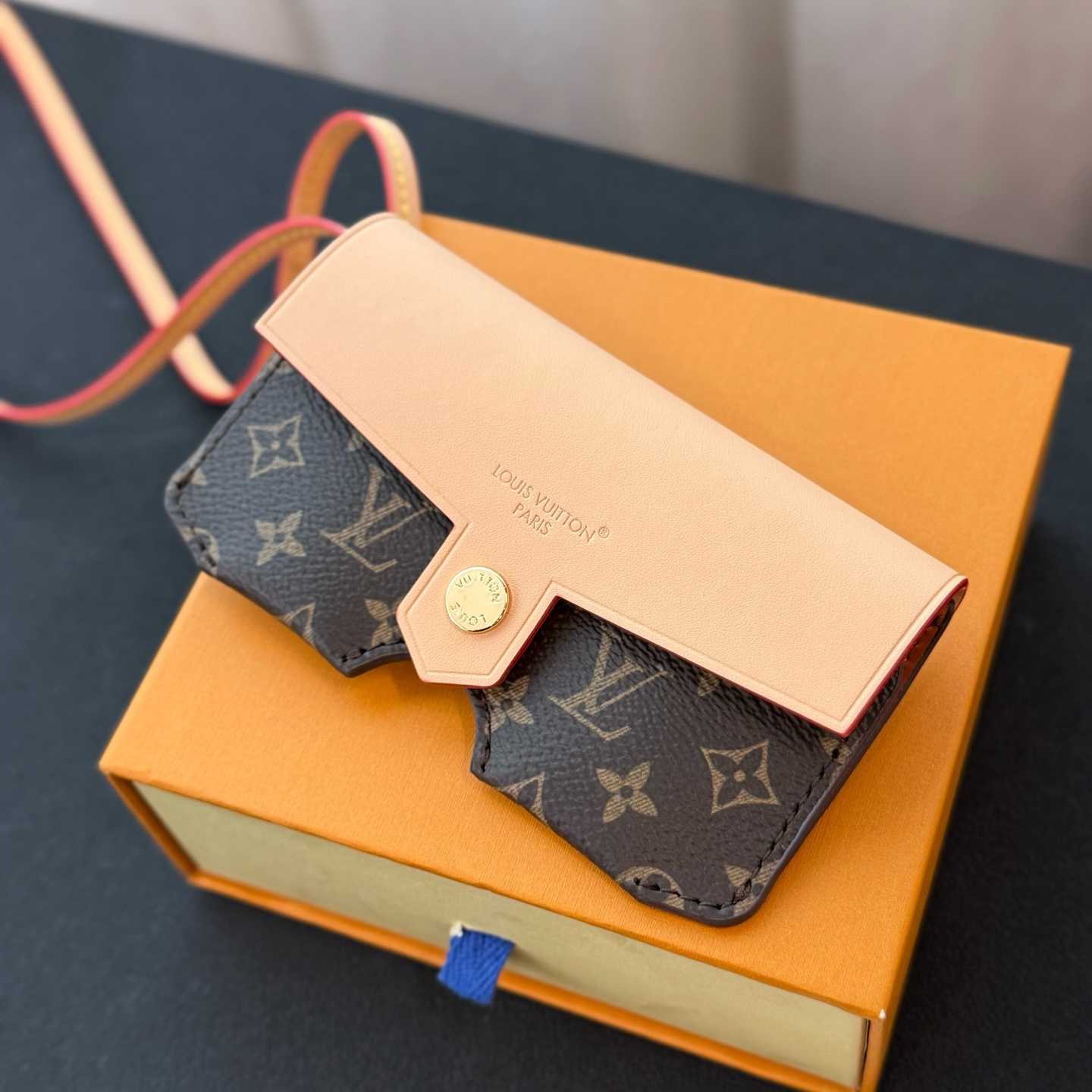 Louis Vuitton LV Glasses Holder   M02701 - EUR FASHION