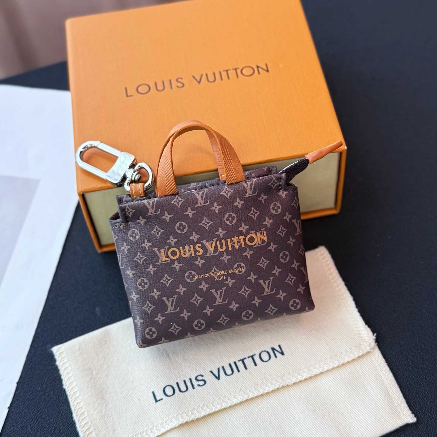  - EUR FASHION