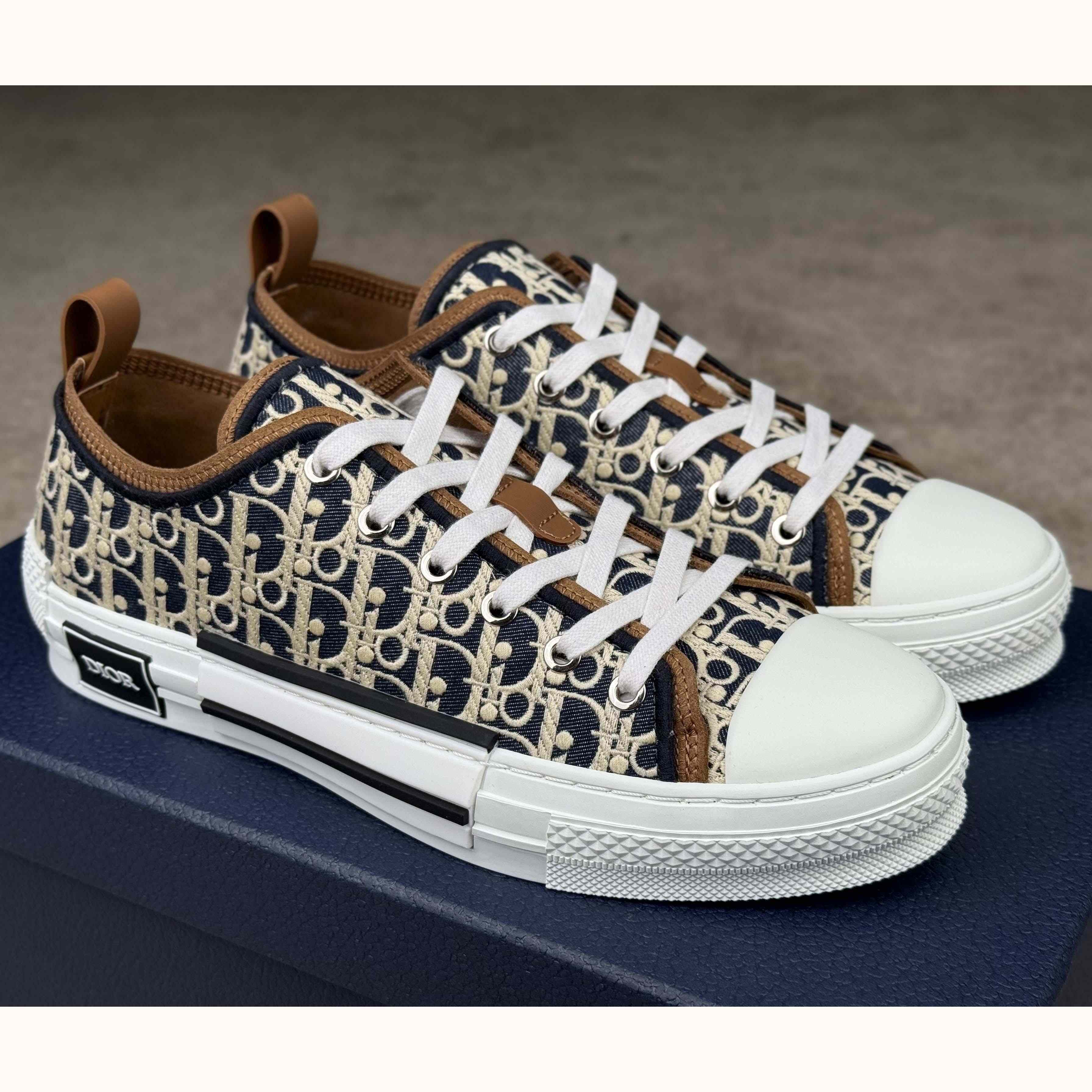  - EUR FASHION