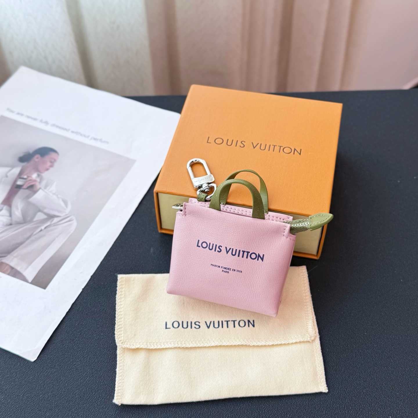 Louis Vuitton LV Mini Shopper Bag Charm   M03136 - EUR FASHION