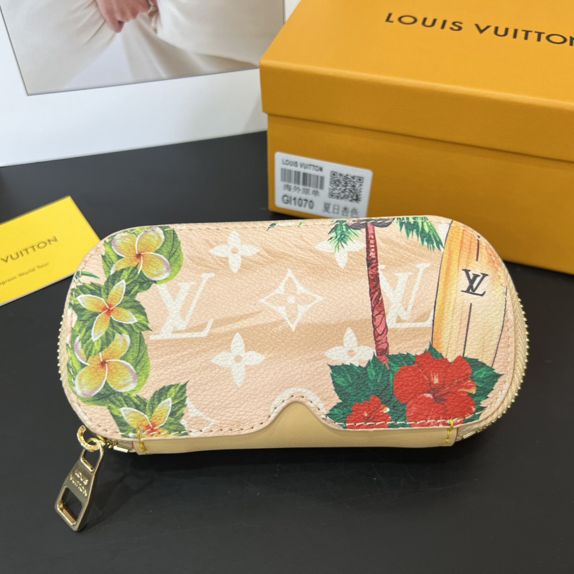 Louis Vuitton Sunglasses Pouch - EUR FASHION