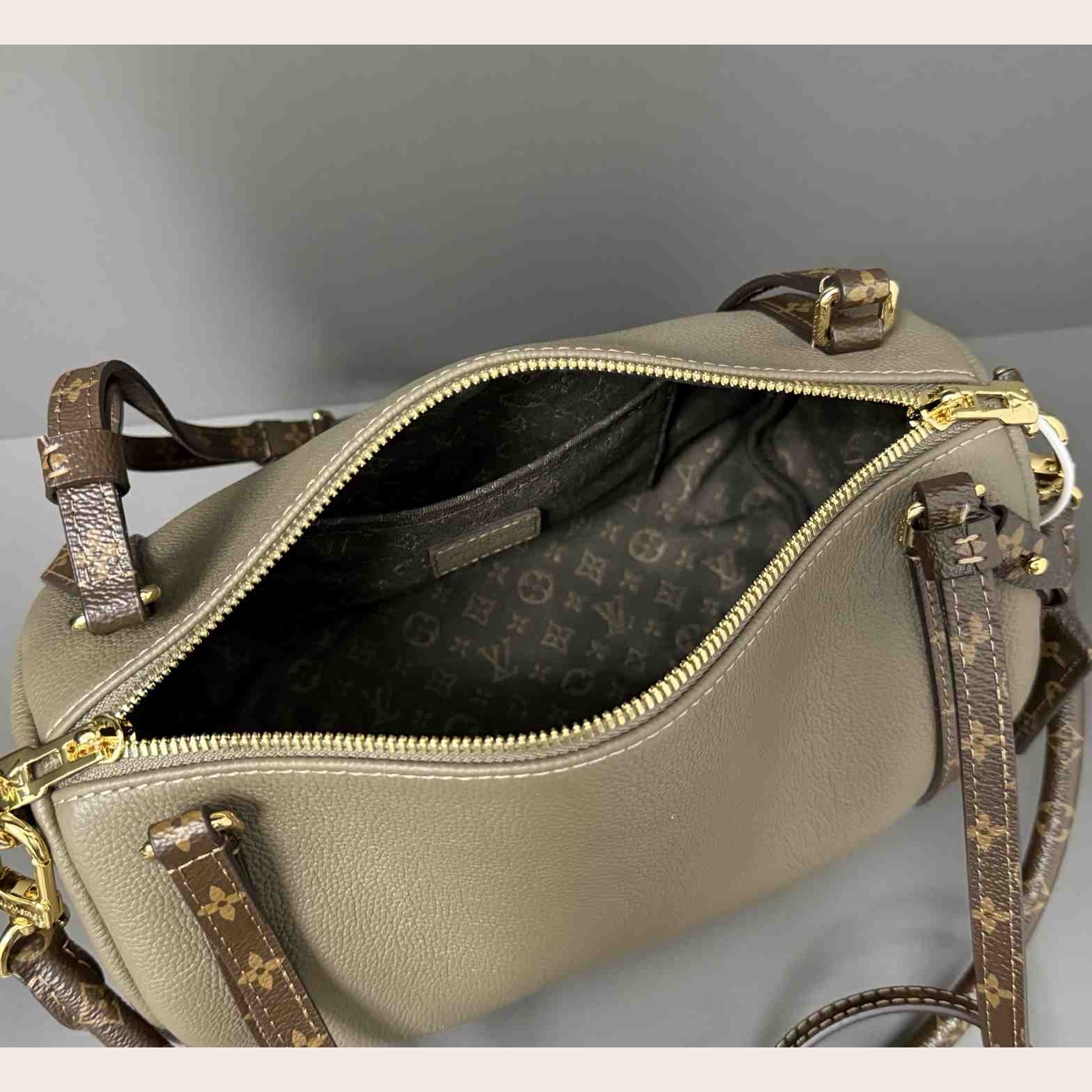 Louis Vuitton Express PM   M26360 - EUR FASHION