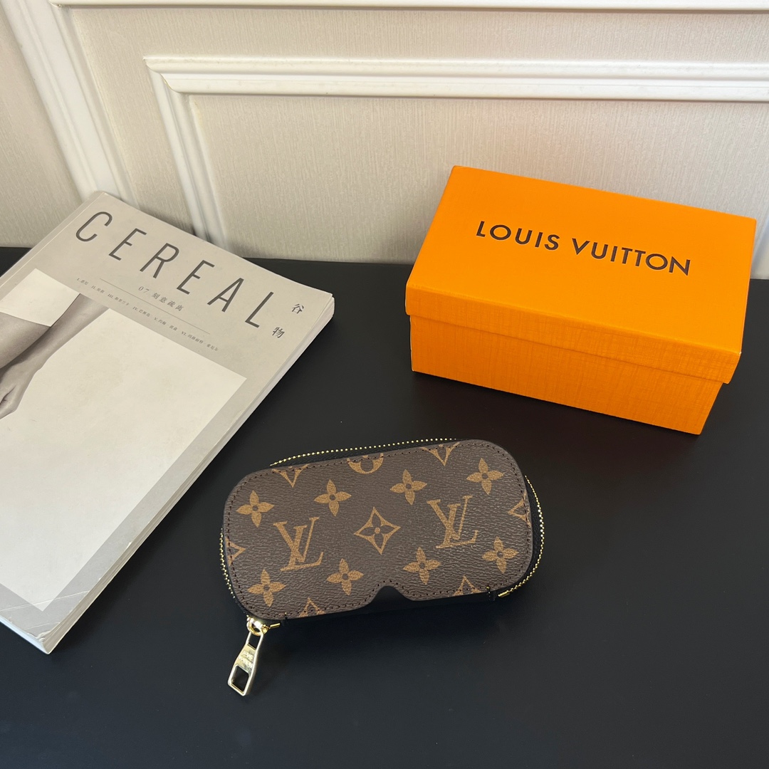  - EUR FASHION