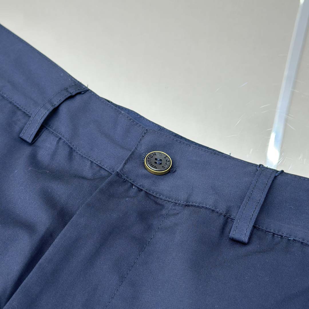 Louis Vuitton Monogram Pocket Cargo Shorts   1AHVTL - EUR FASHION