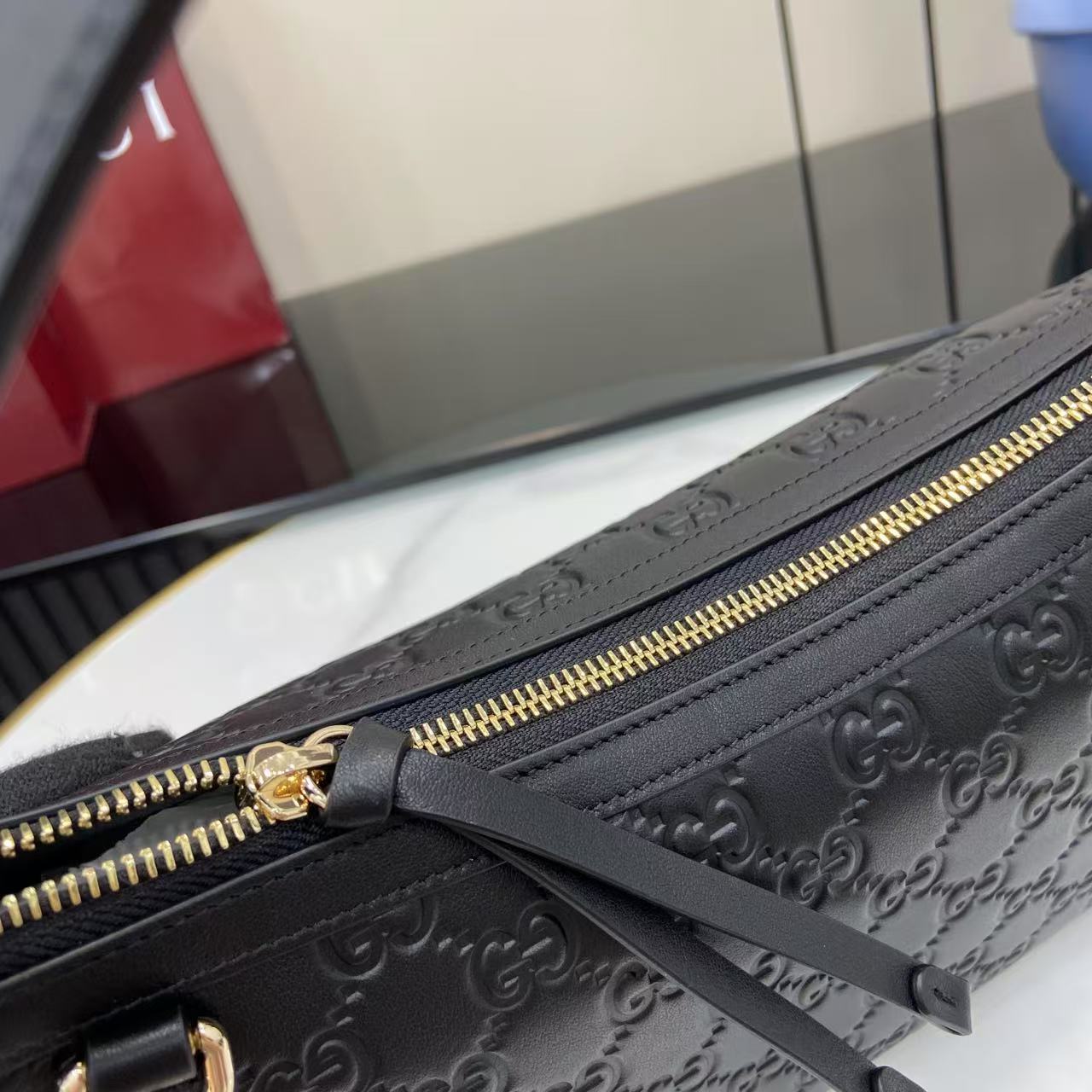 Gucci GG Emblem Medium Shoulder Bag - EUR FASHION