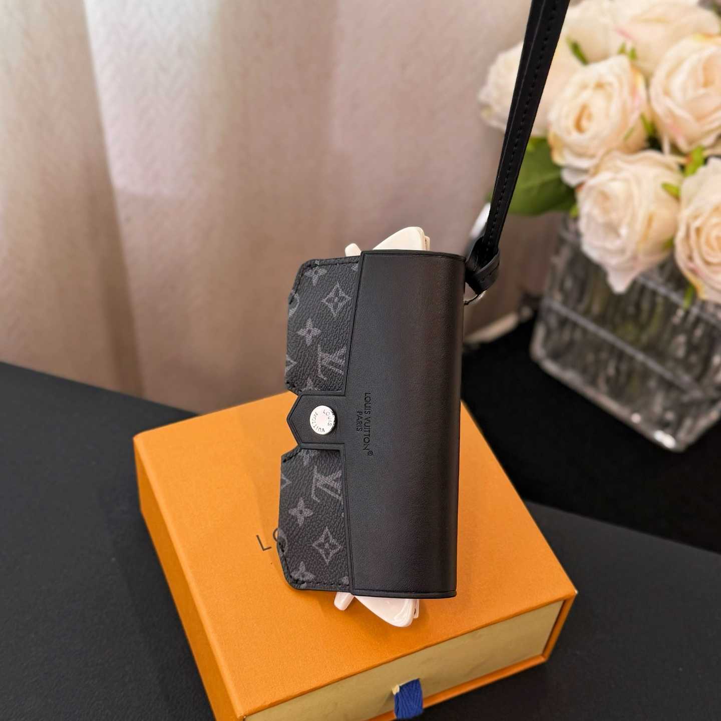 Louis Vuitton LV Glasses Holder    - EUR FASHION
