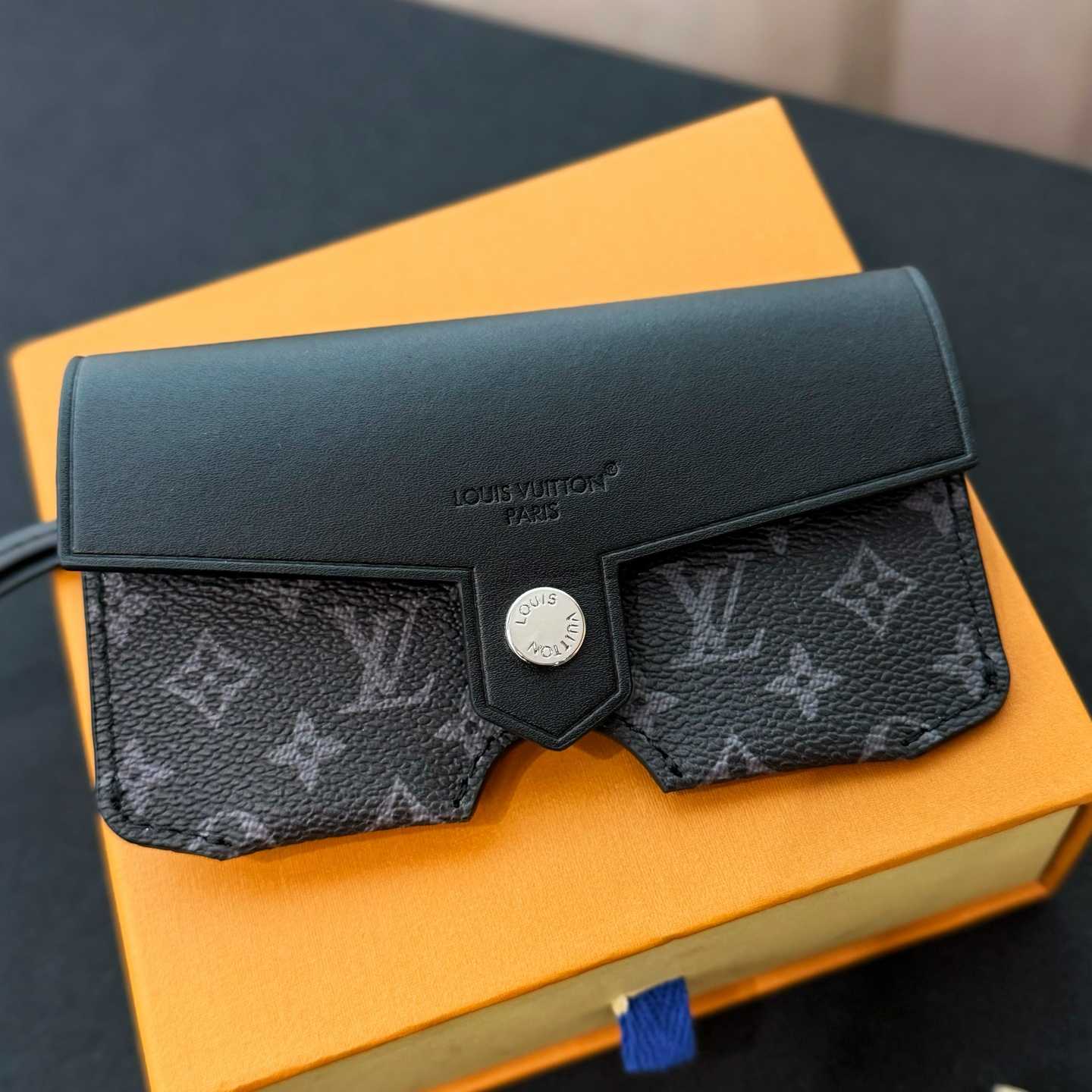 Louis Vuitton LV Glasses Holder    - EUR FASHION