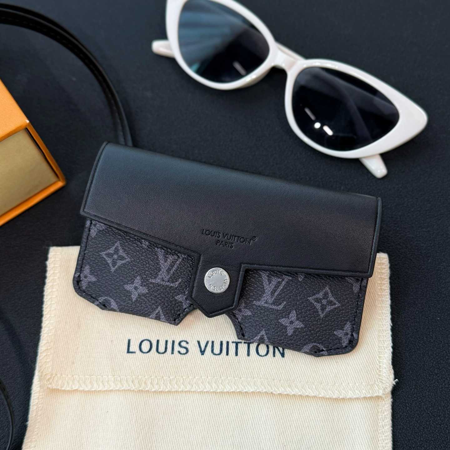 Louis Vuitton LV Glasses Holder    - EUR FASHION