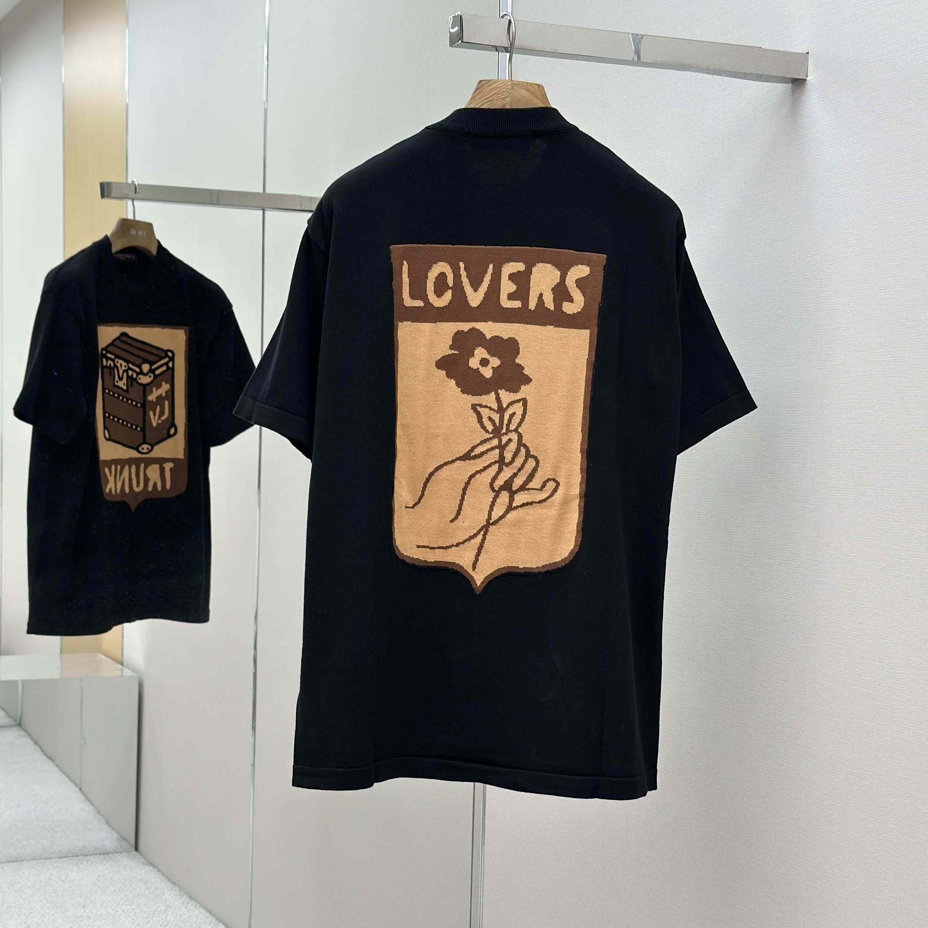 Louis Vuitton Graphic Short-Sleeved Crewneck    1AGHU3 - EUR FASHION