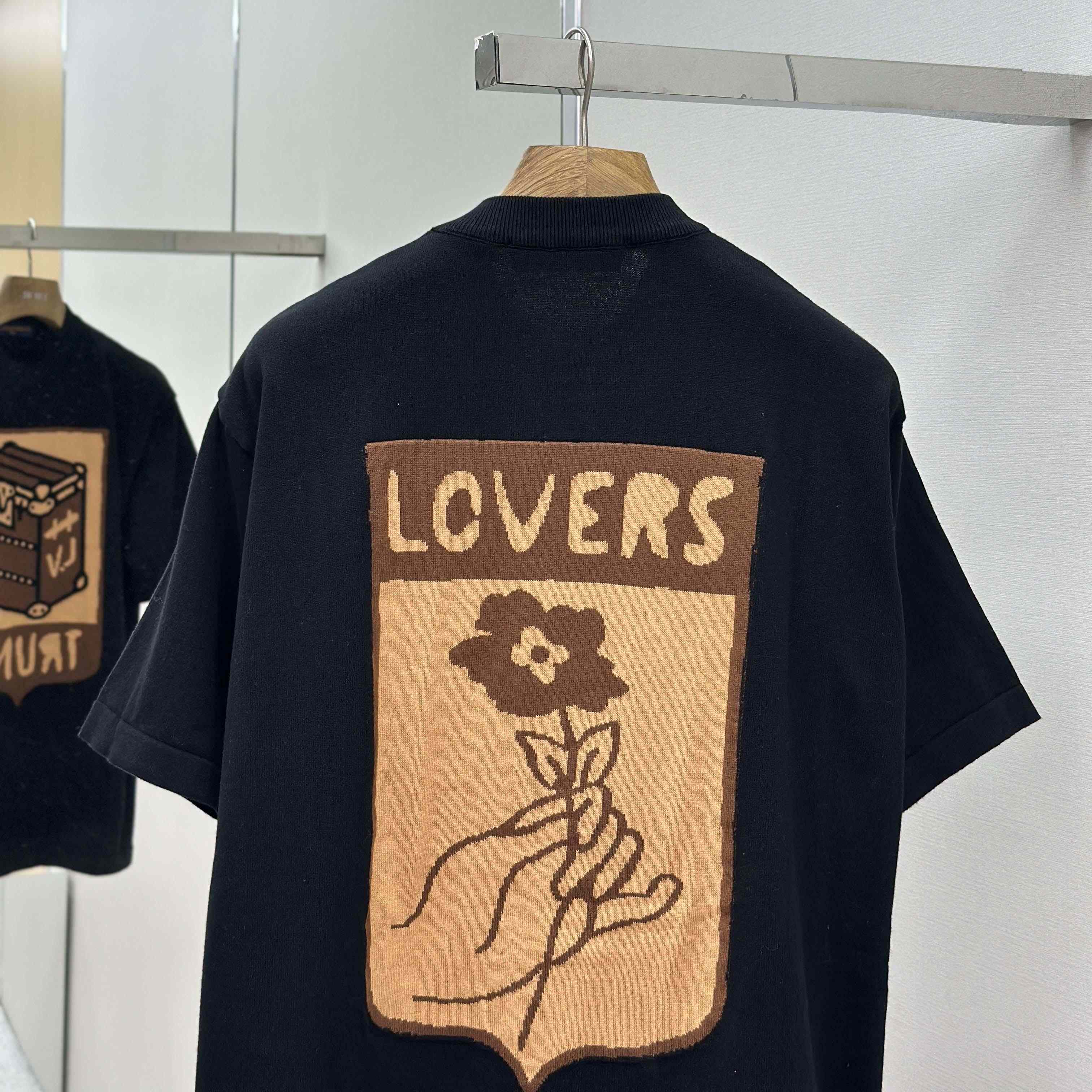 Louis Vuitton Graphic Short-Sleeved Crewneck    1AGHU3 - EUR FASHION