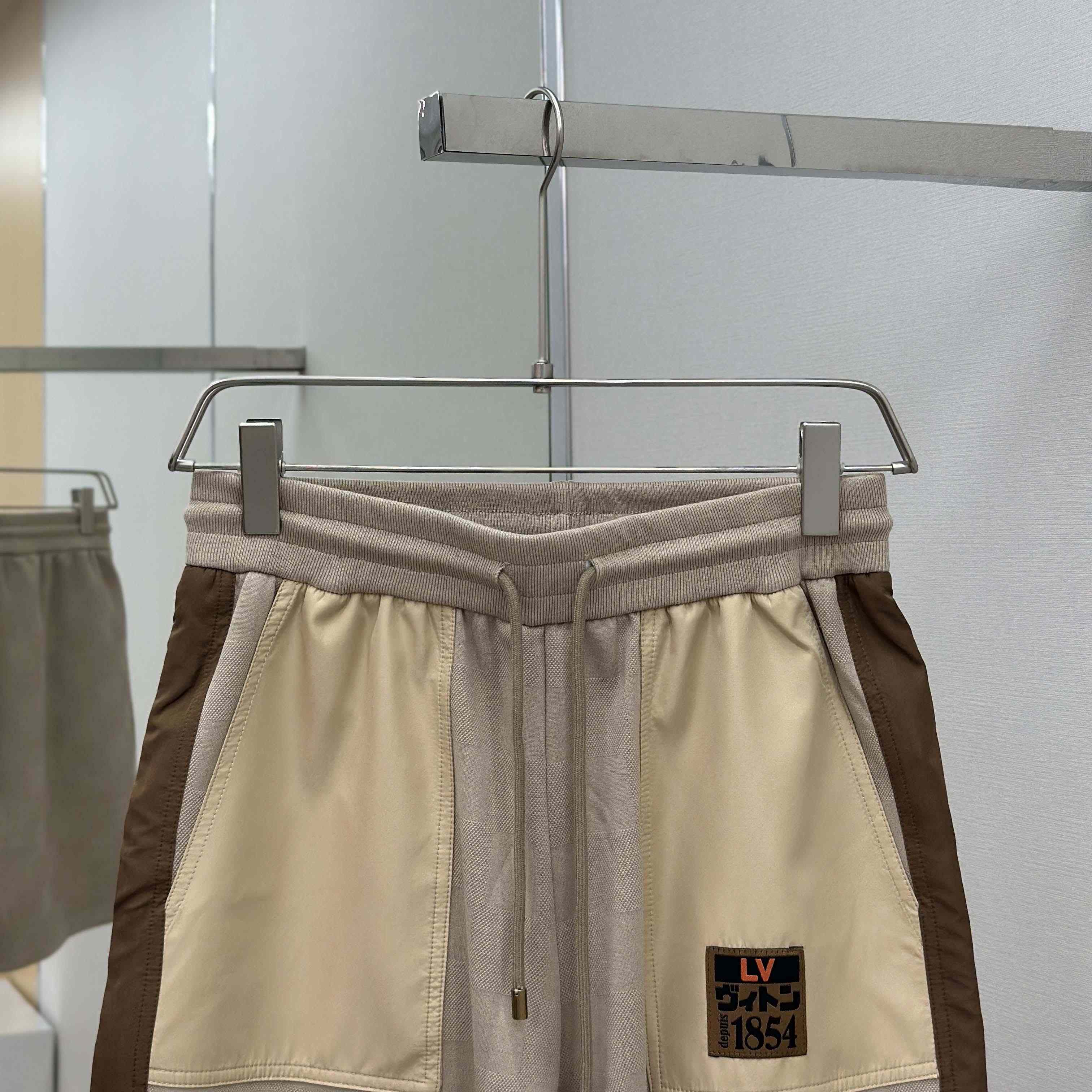 Louis Vuitton Damier Hybrid Workwear Shorts  1AIML3 - EUR FASHION