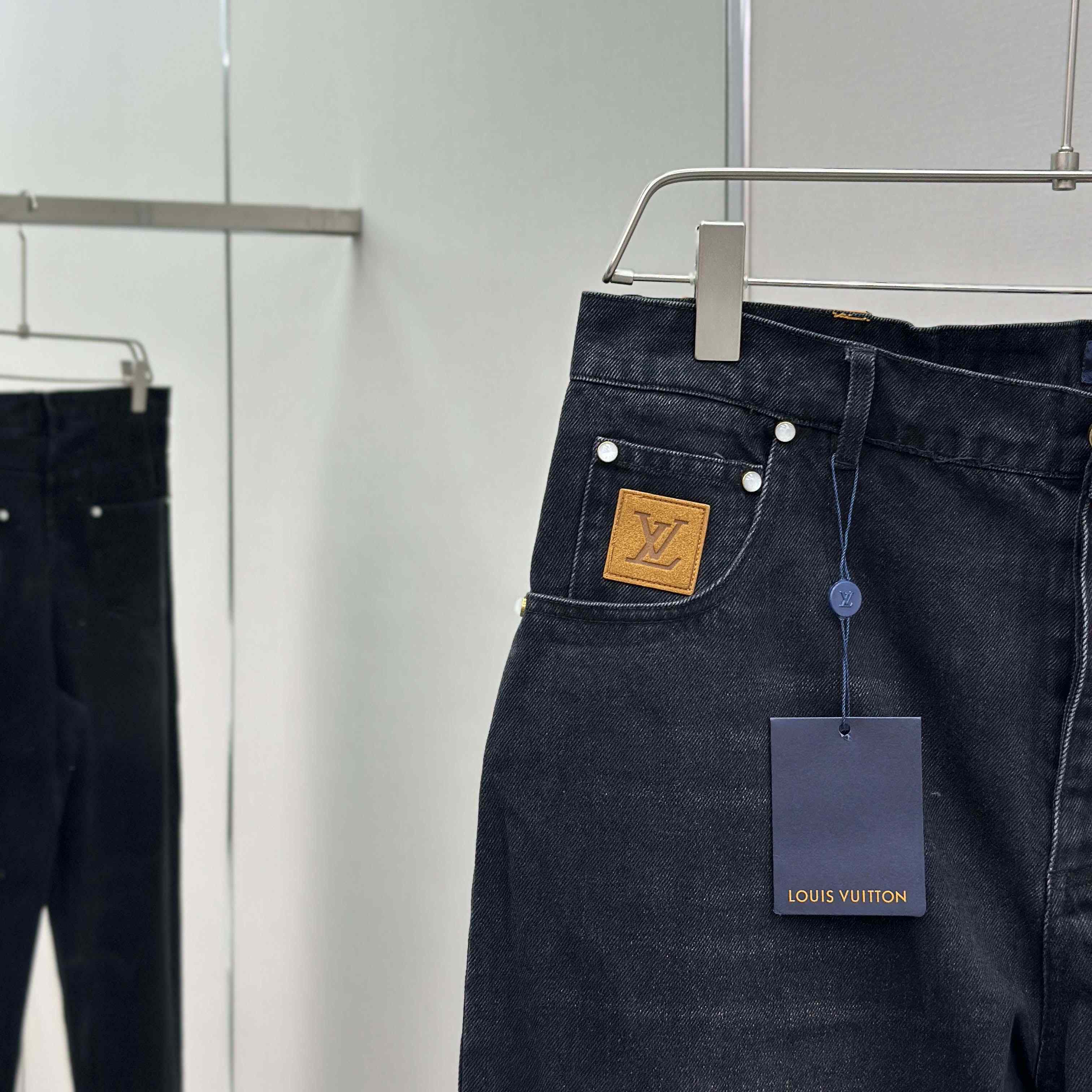 Louis Vuitton LV Skate Denim Pants   1AILKZ - EUR FASHION