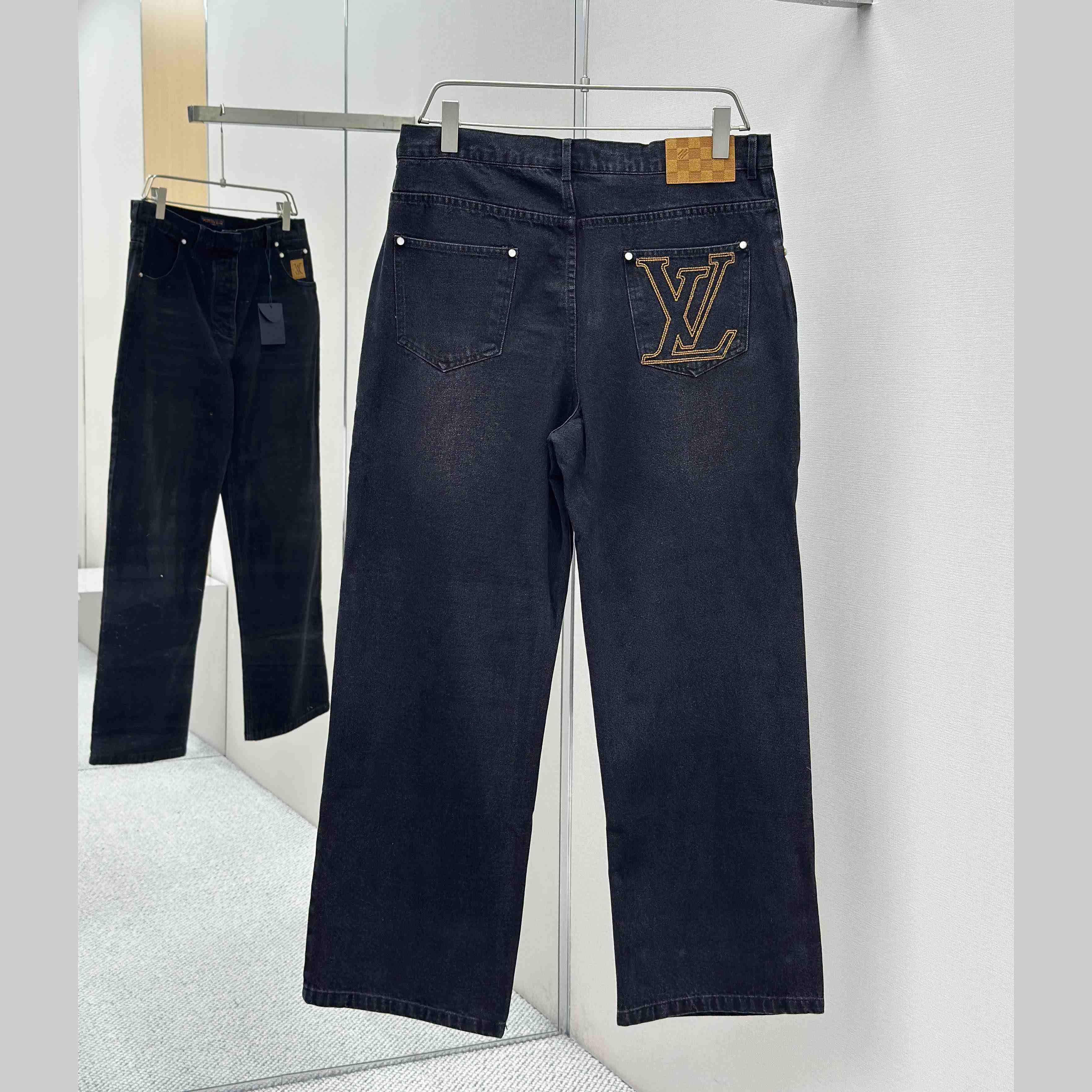 Louis Vuitton LV Skate Denim Pants   1AILKZ - EUR FASHION
