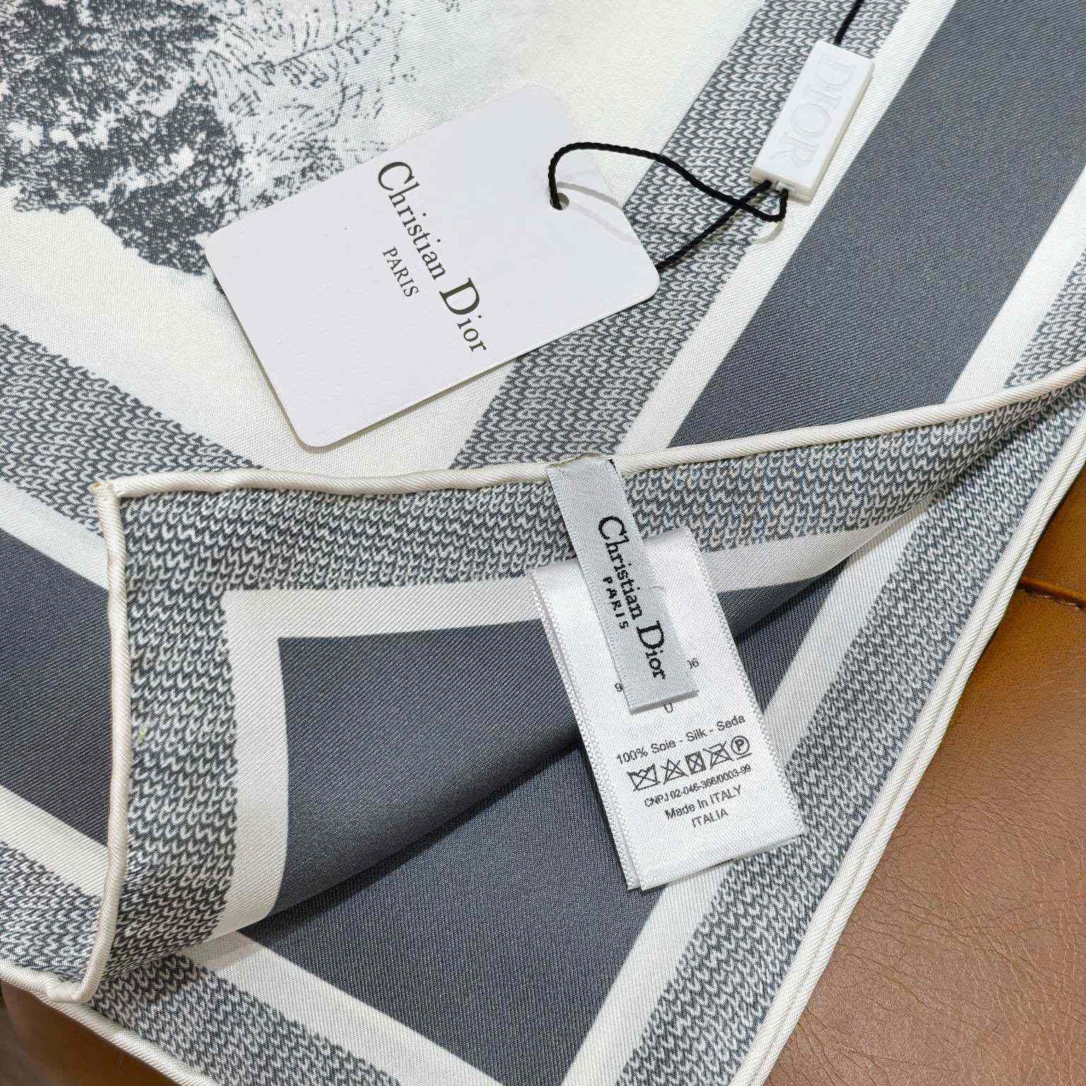 Dior Toile de Jouy Sauvage 90 Square Scarf  - EUR FASHION