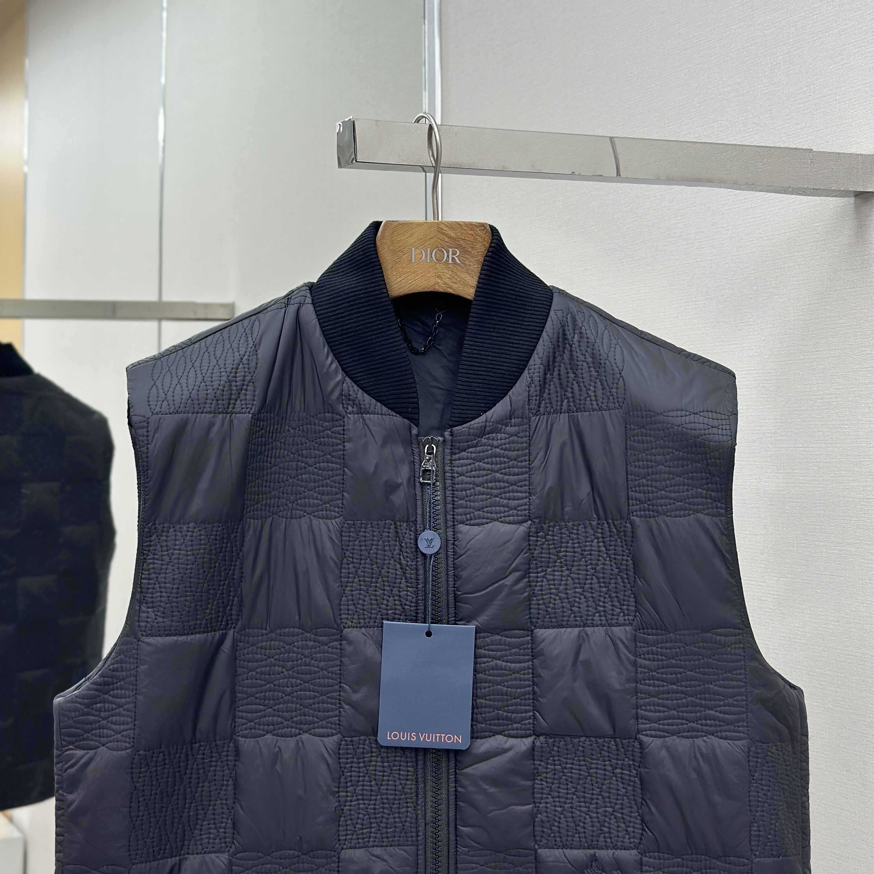 Louis Vuitton Damier Quilted Nylon Gilet - EUR FASHION