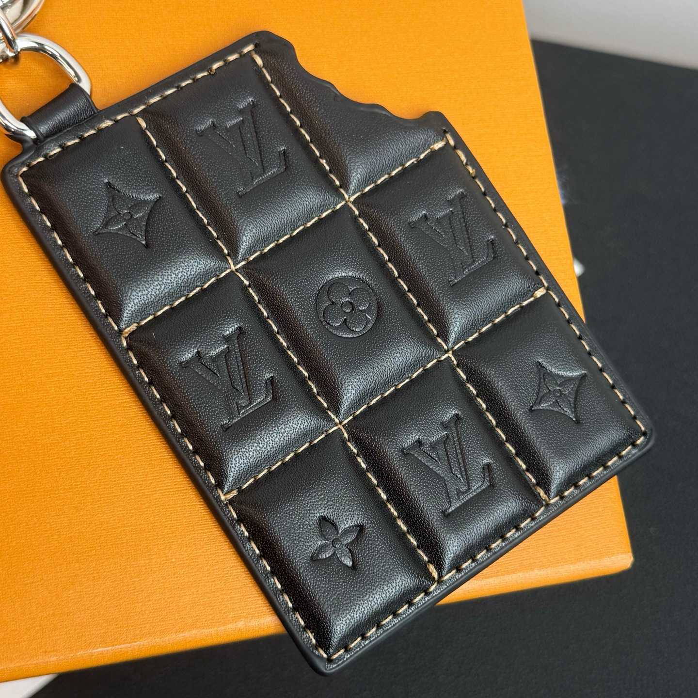Louis Vuitton LV Chocolate Bar Figurine Key Holder And Bag Charm   M01478 - EUR FASHION