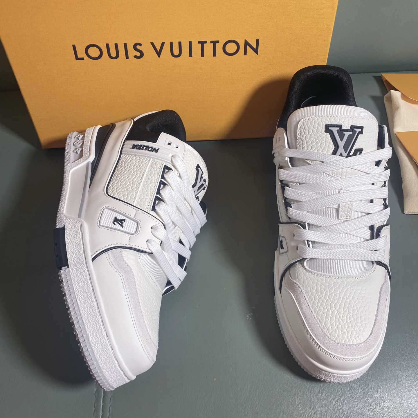 Louis Vuitton LV Trainer Sneaker      1AIJ45 - EUR FASHION