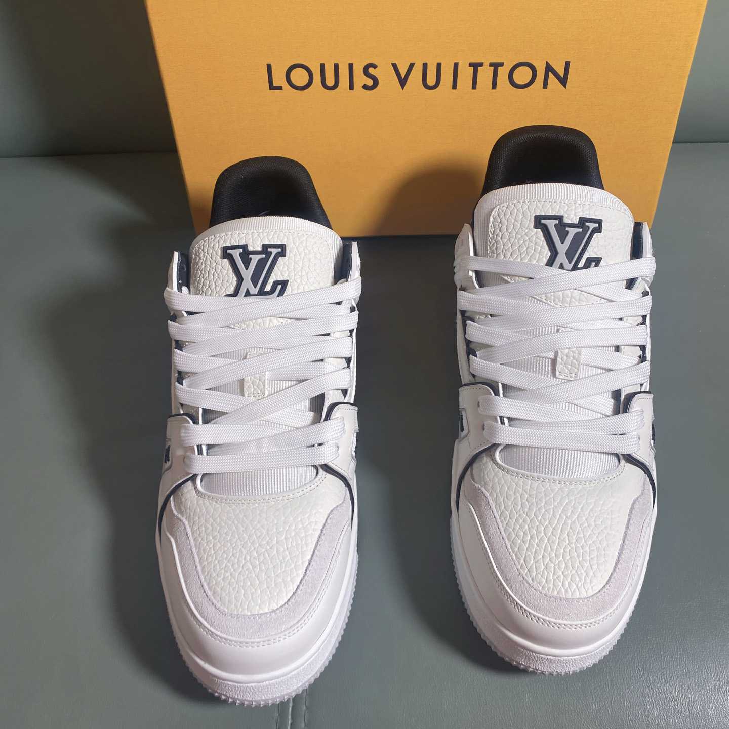 Louis Vuitton LV Trainer Sneaker      1AIJ45 - EUR FASHION