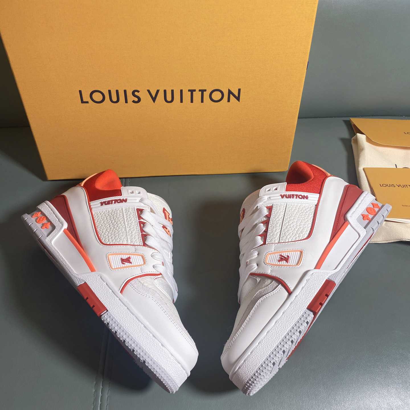 Louis Vuitton LV Trainer Sneaker      1AIIZM - EUR FASHION