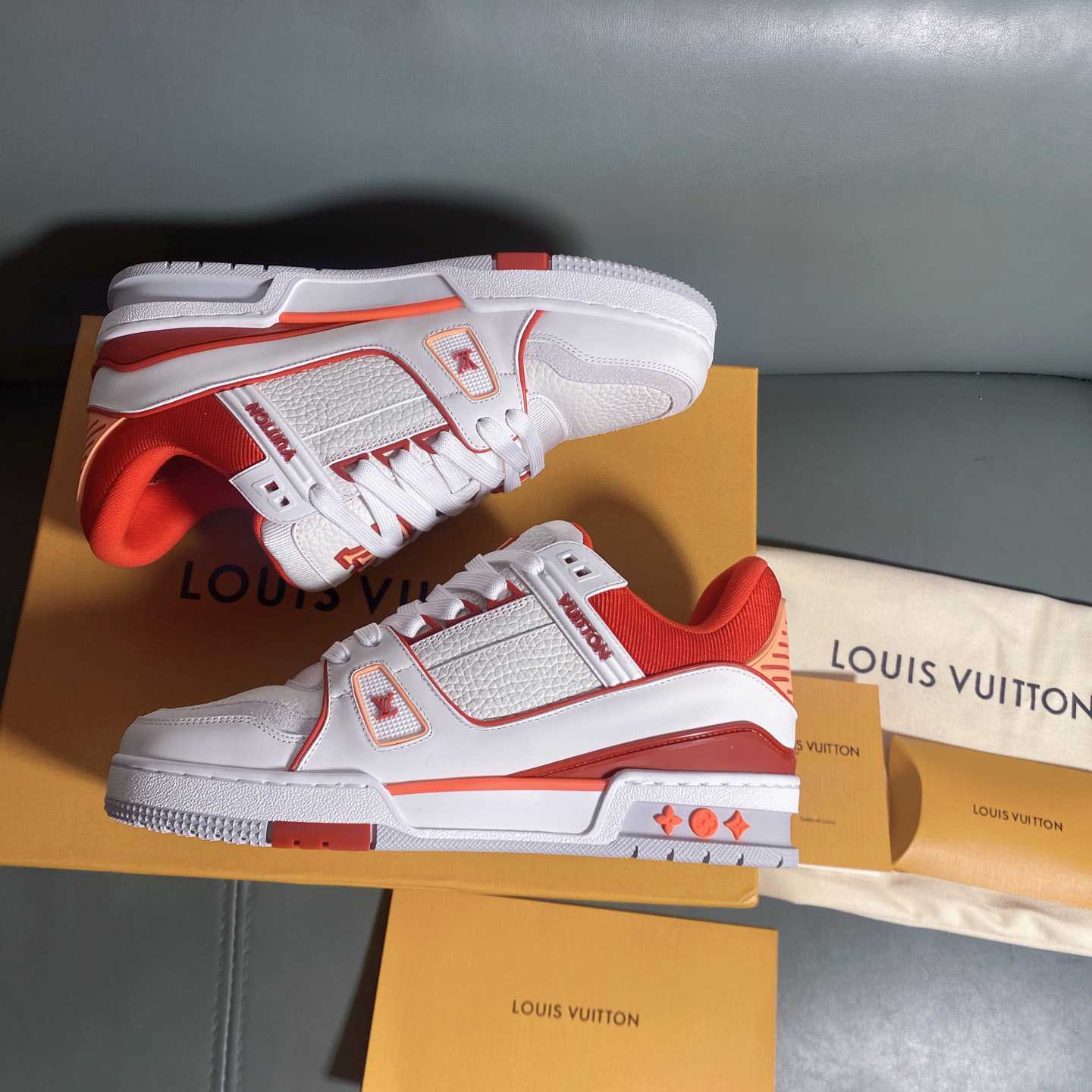 Louis Vuitton LV Trainer Sneaker      1AIIZM - EUR FASHION