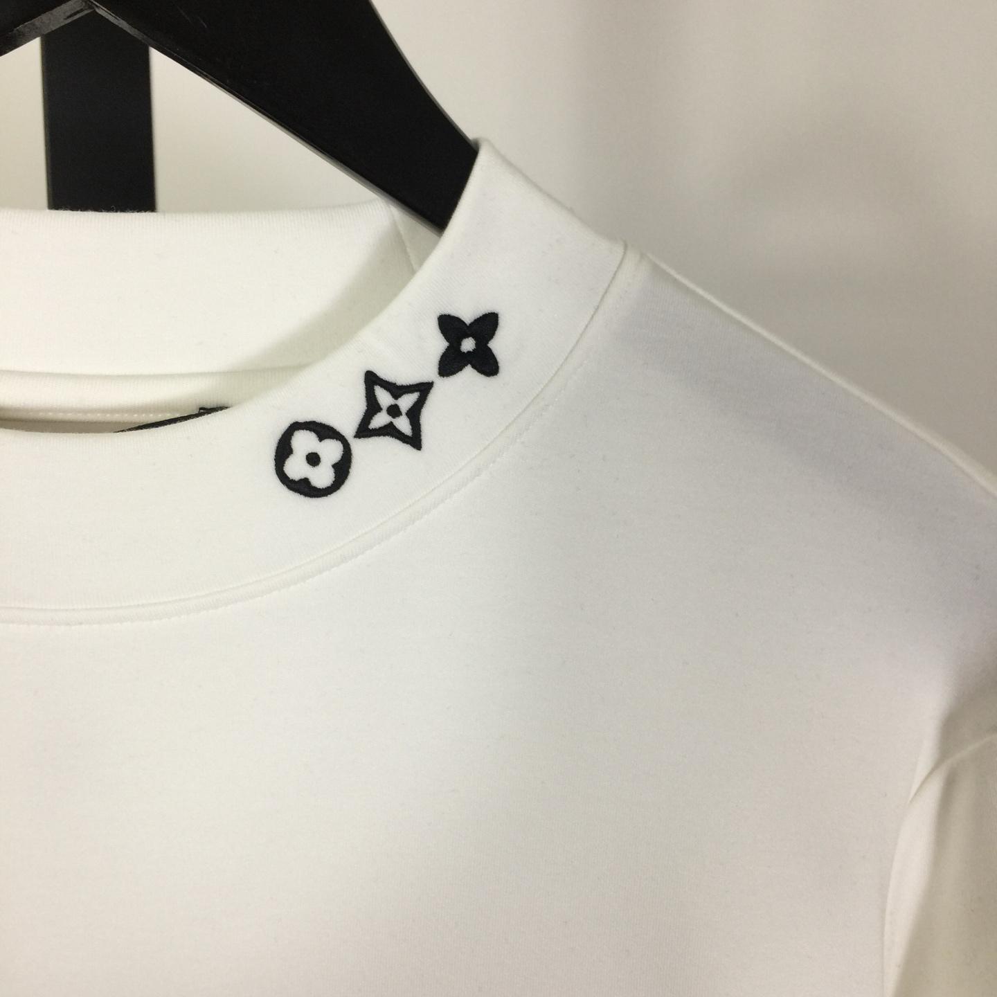 Louis Vuitton Embossed LV Long-Sleeved T-Shirt - EUR FASHION