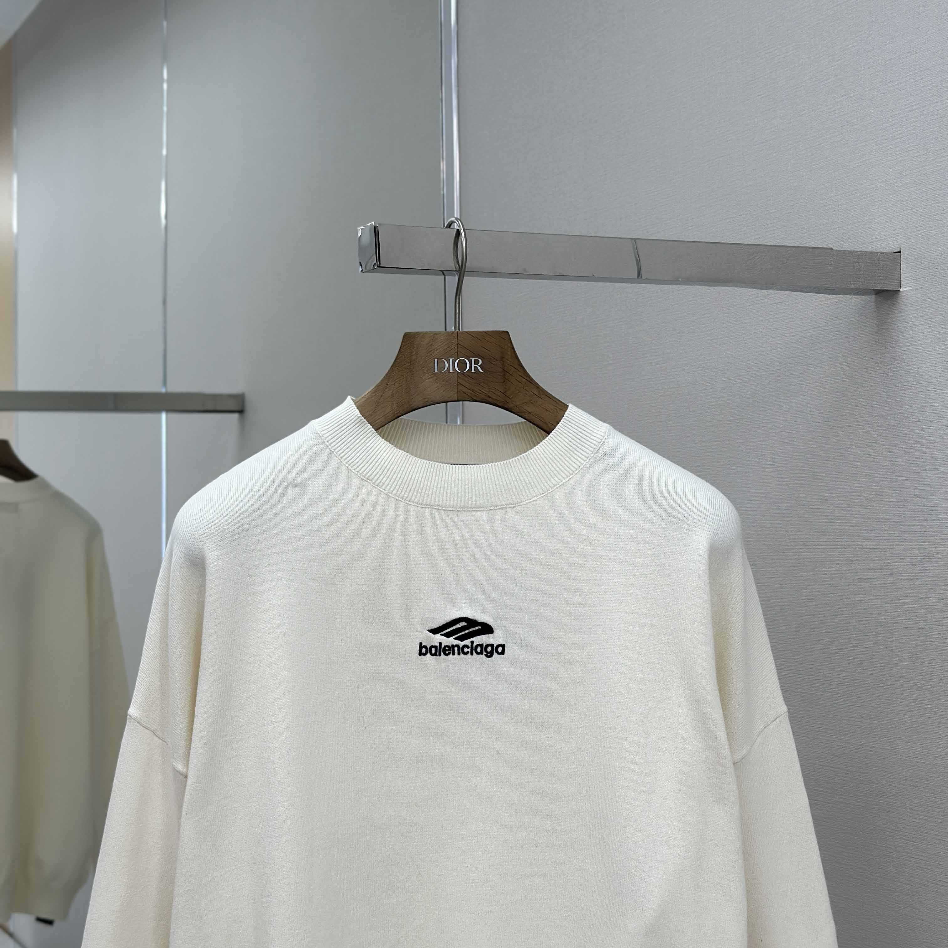 Balenciaga Ski Crewneck Sweater In White - EUR FASHION