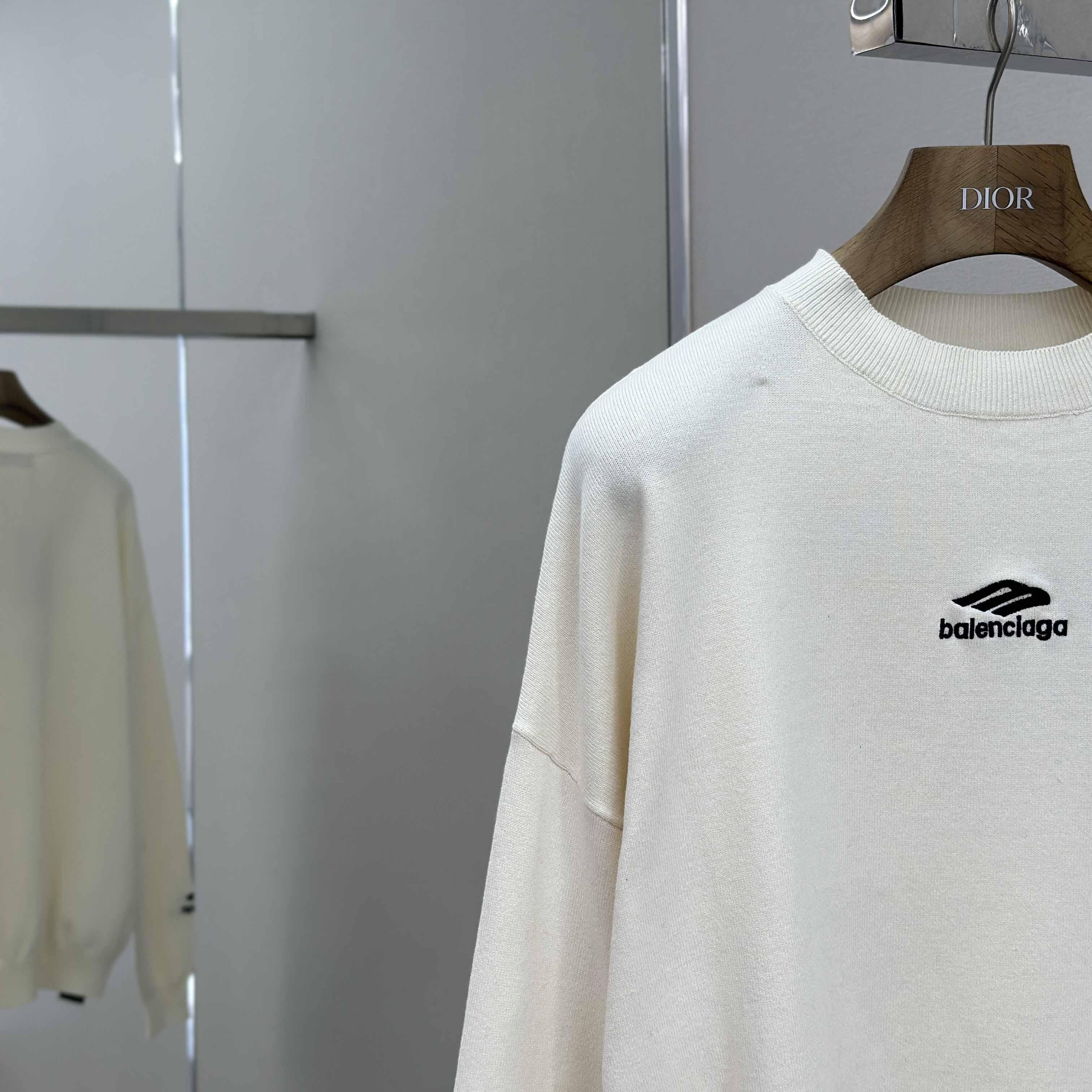 Balenciaga Ski Crewneck Sweater In White - EUR FASHION