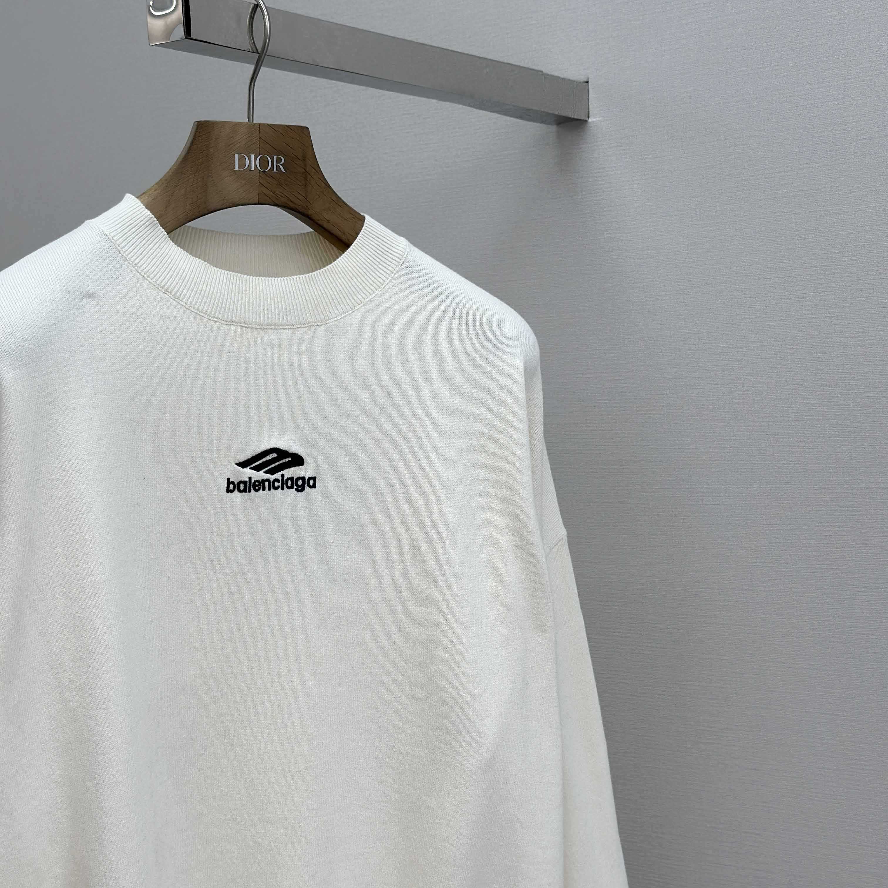 Balenciaga Ski Crewneck Sweater In White - EUR FASHION