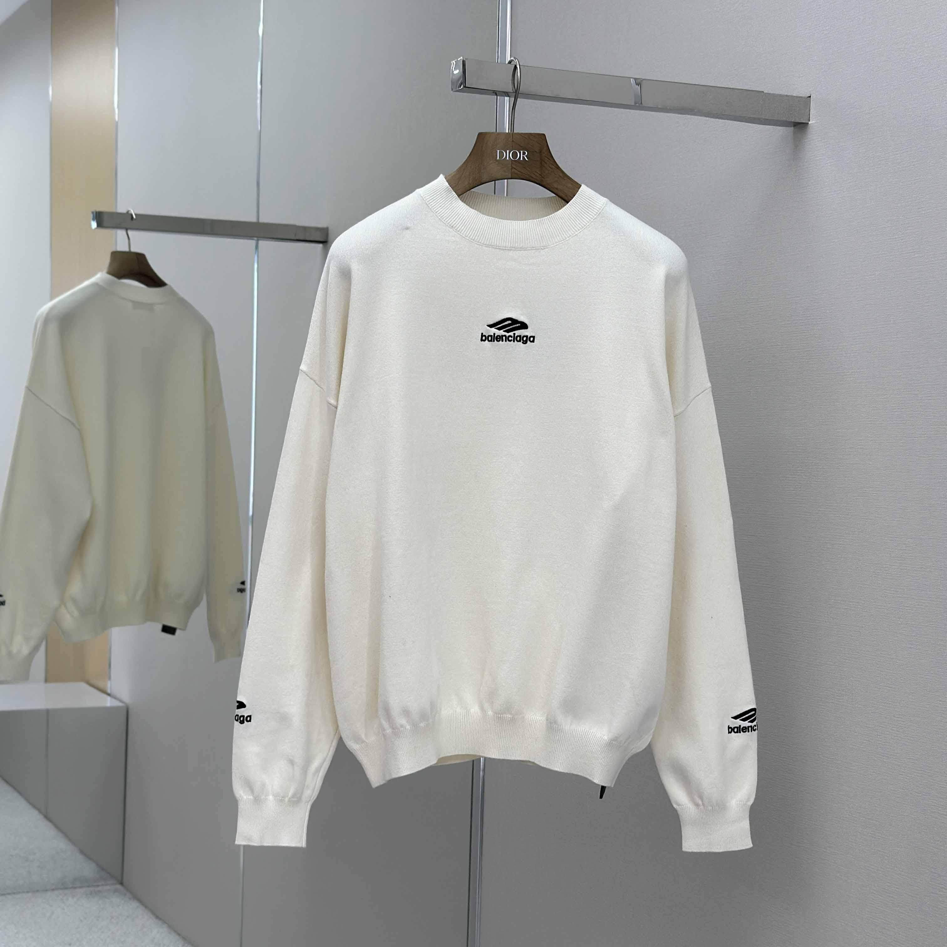 Balenciaga Ski Crewneck Sweater In White - EUR FASHION
