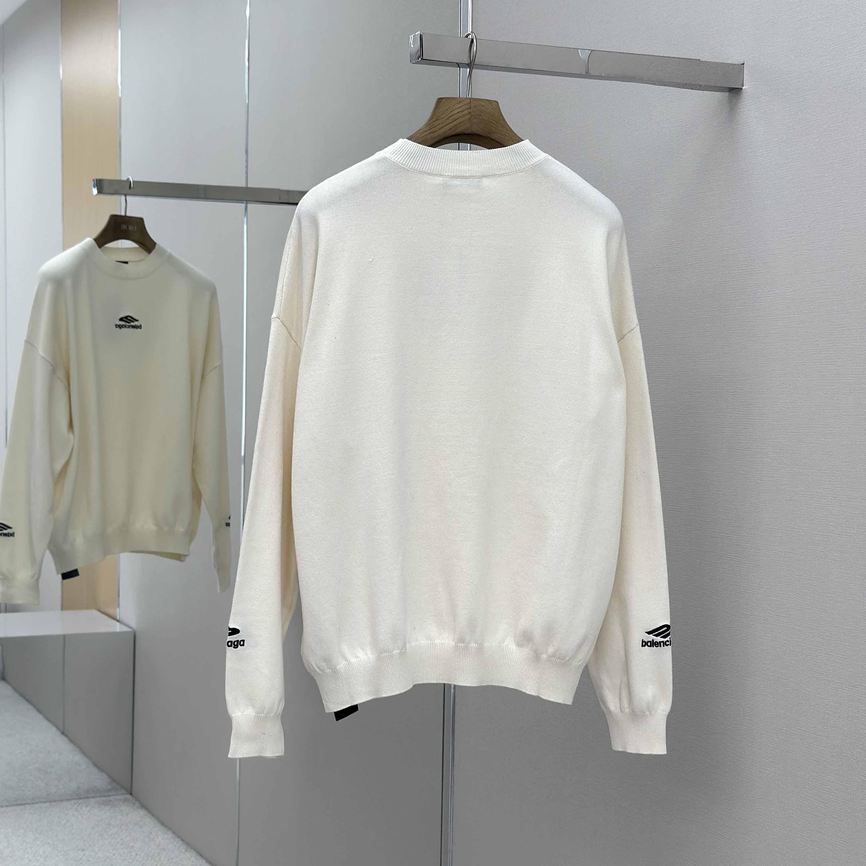 Balenciaga Ski Crewneck Sweater In White - EUR FASHION
